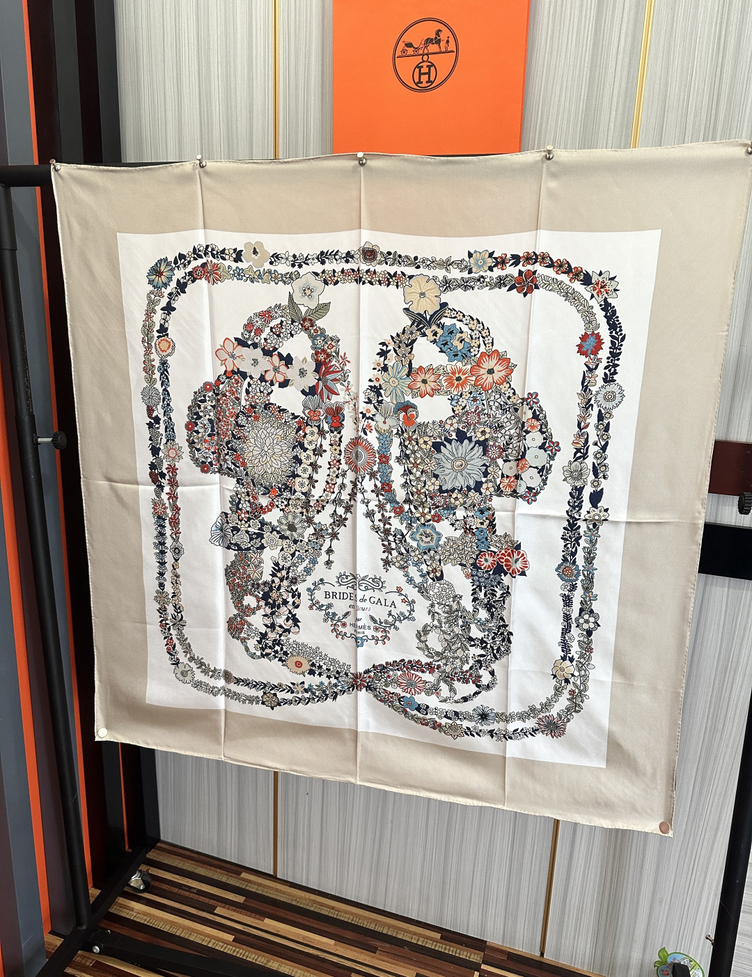 [TOP] HERMES Scarf 90x90cm - White - 711 Luxury