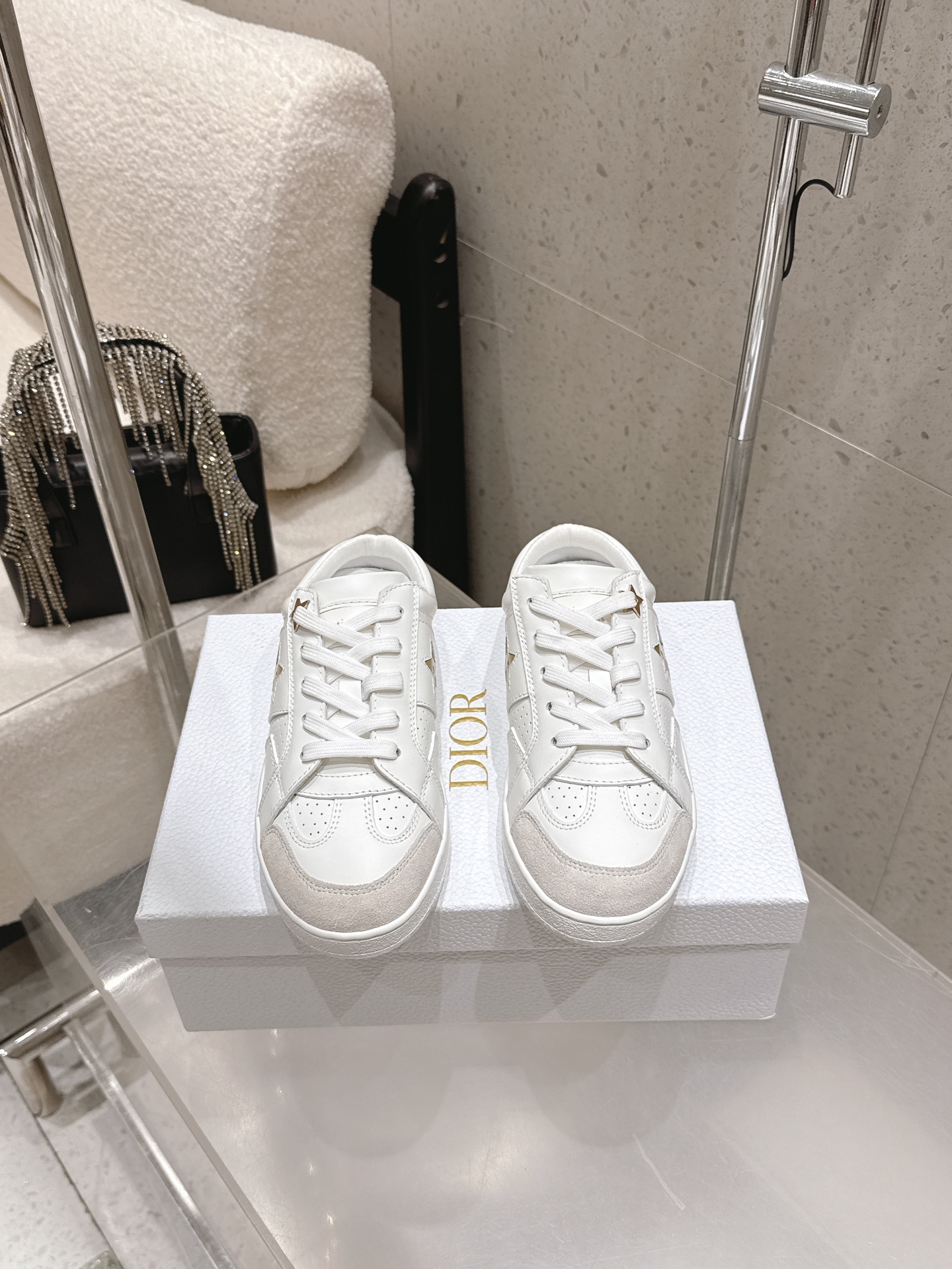 [TOP] Christian Dior Cowhide Casual Shoes - White - 711 Luxury