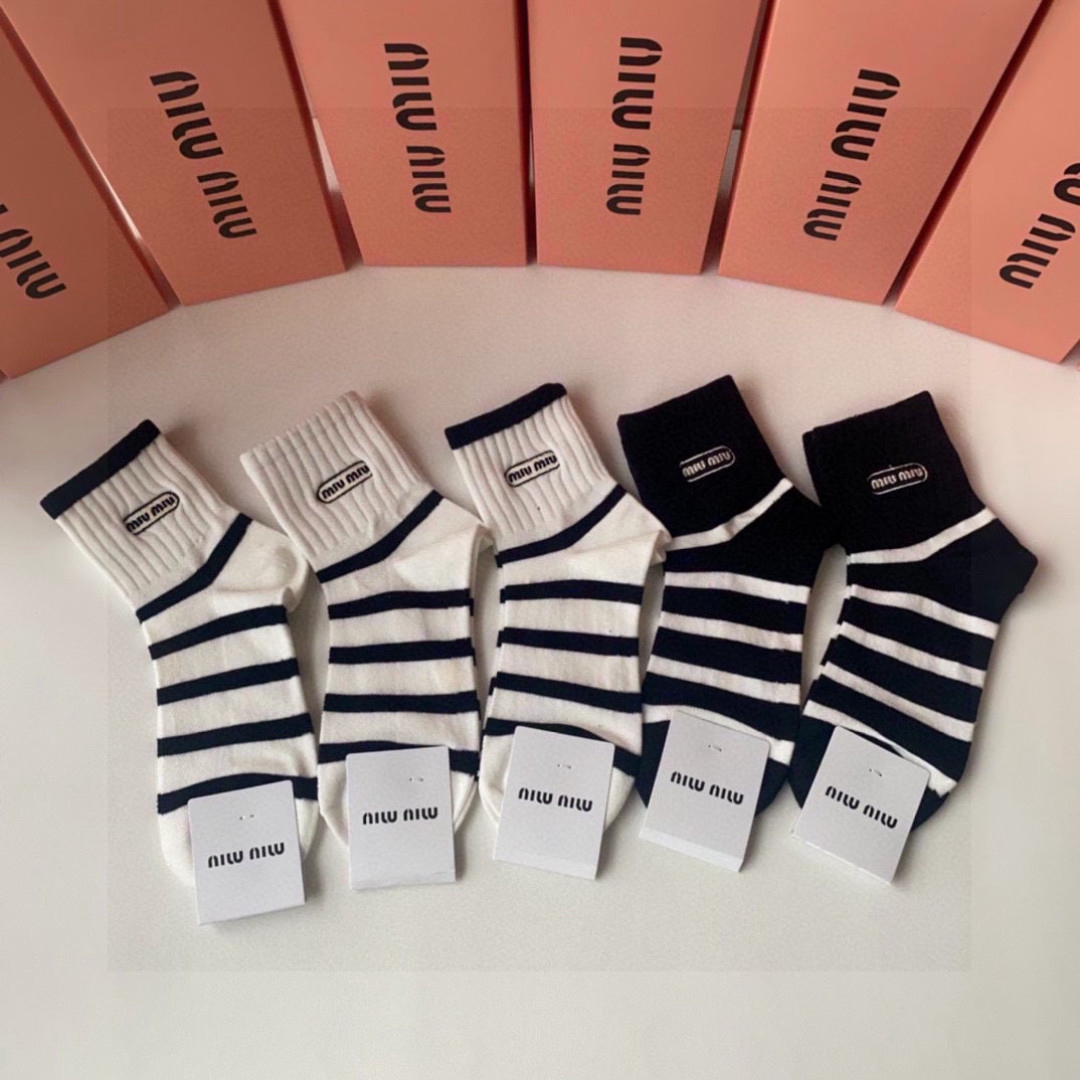 [TOP] Miu Miu Socks - 5 Pieces as a Set - 711 Luxury