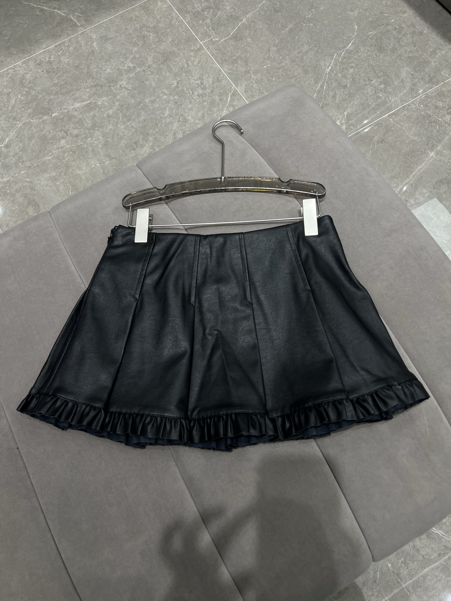 [TOP] Miu Miu Skirt - Black - 711 Luxury