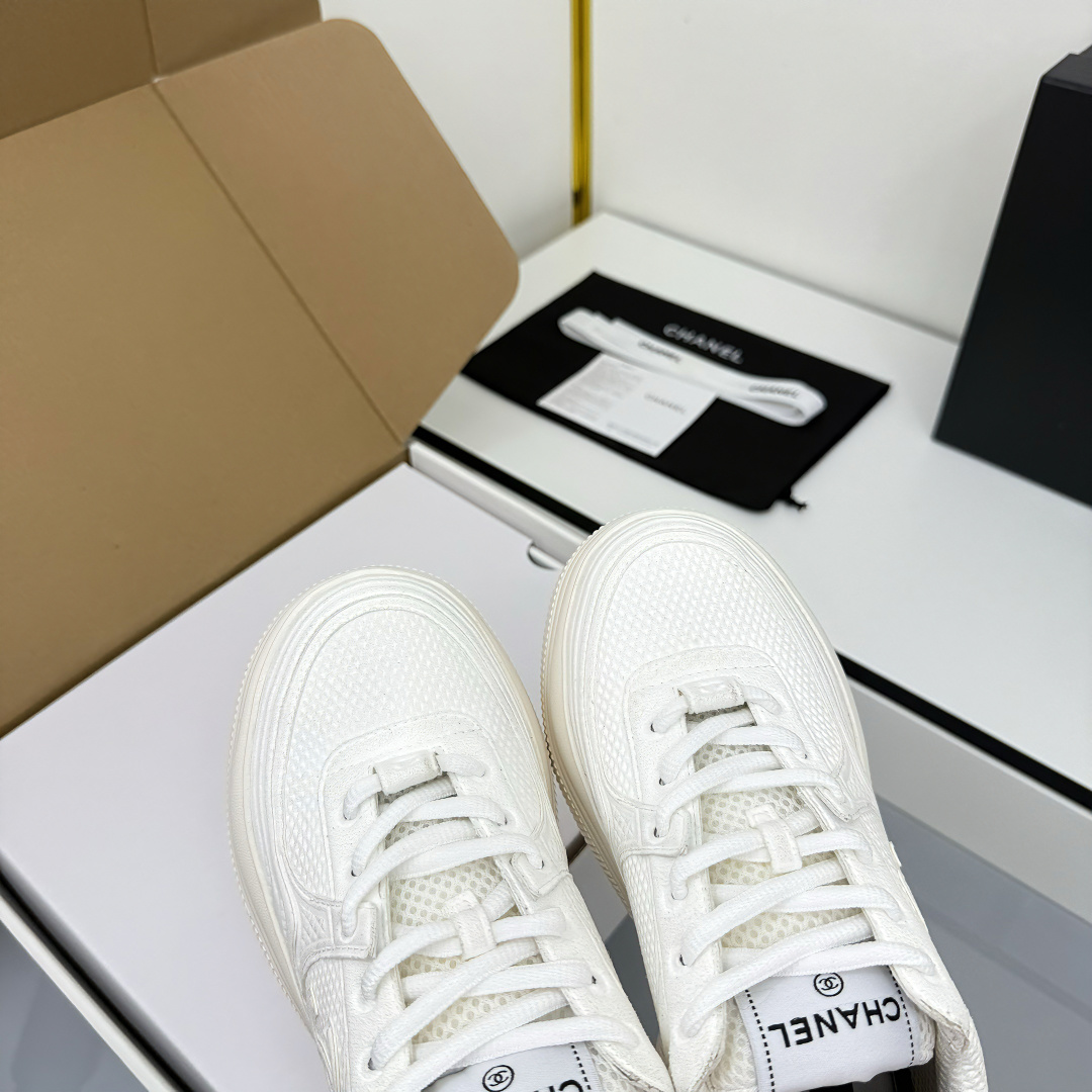 [TOP] CHANEL Sneakers - White