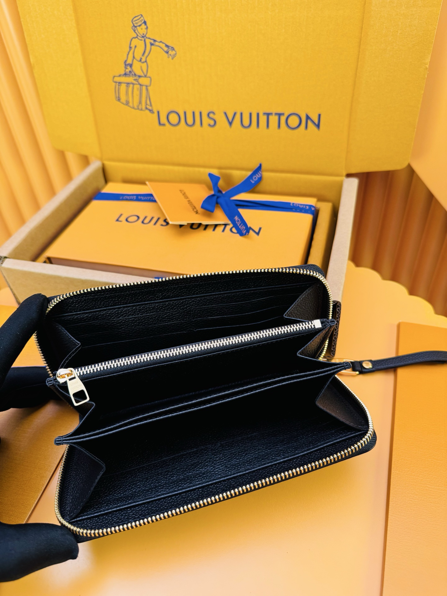 [TOP] Louis Vuitton LV Ziy Wallet Cowhide 19.5 x 10.5 x 2.5cm - Black - 711 Luxury