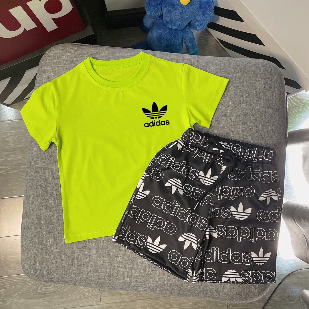 Adidas Kids 2Pcs Chest Small Trefoil Tee & All Over Logo Print Shorts Outfit For Boys Girls Full Original Tags Sizes 90-150
