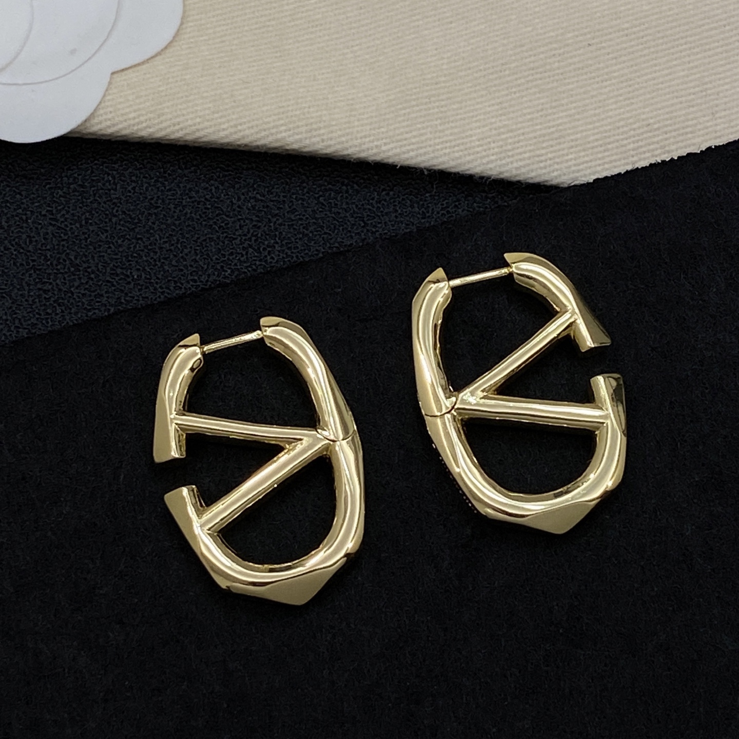 [TOP] VALENTINO Earrings - Gold - 711 Luxury