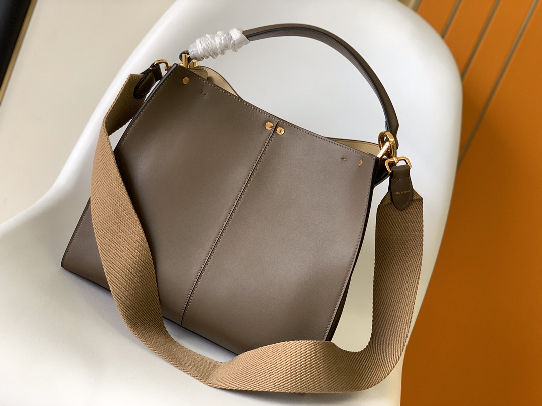 [TOP] FENDI Peekaboo X-LITE Bag Calfskin 30x15x26cm - Gray - 711 Luxury