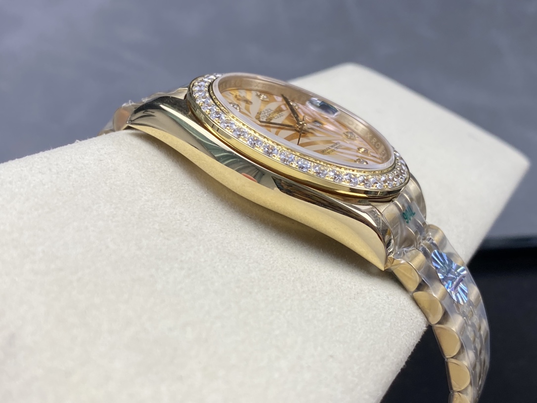 [TOP] ROLEX Men's Watch 41 mm - Gold