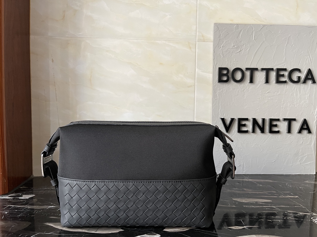 [TOP] Bottega Veneta BV Men's Handbag 23x16x9cm - Black - 711 Luxury