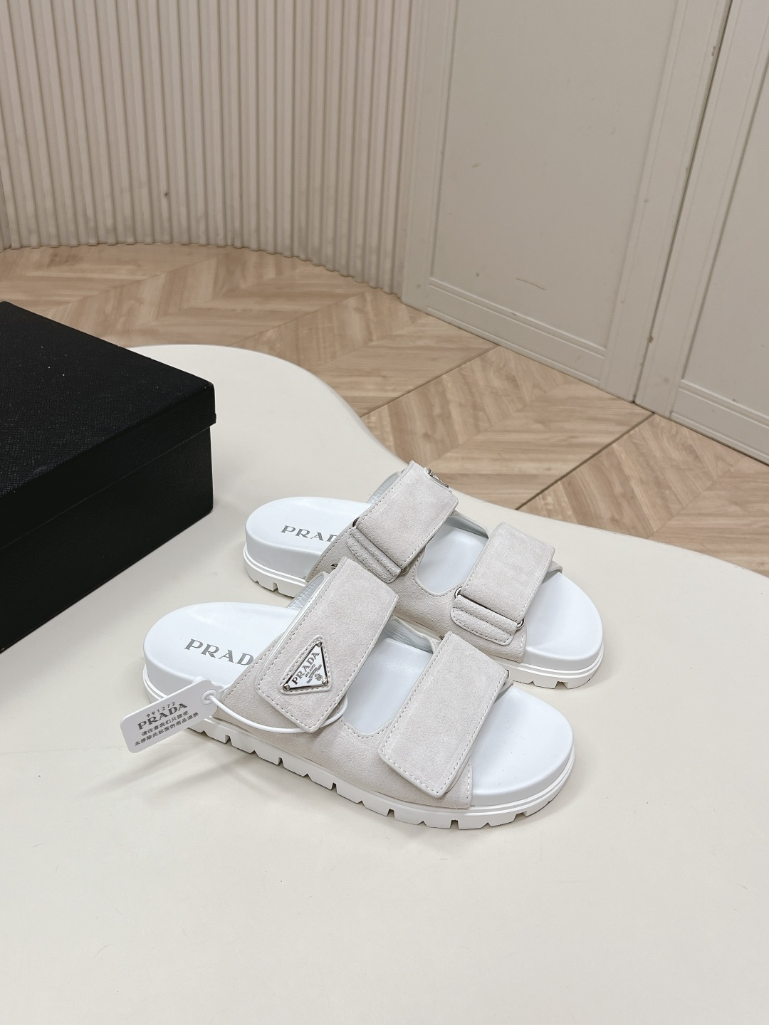 [TOP] PRADA Slippers - White - 711 Luxury
