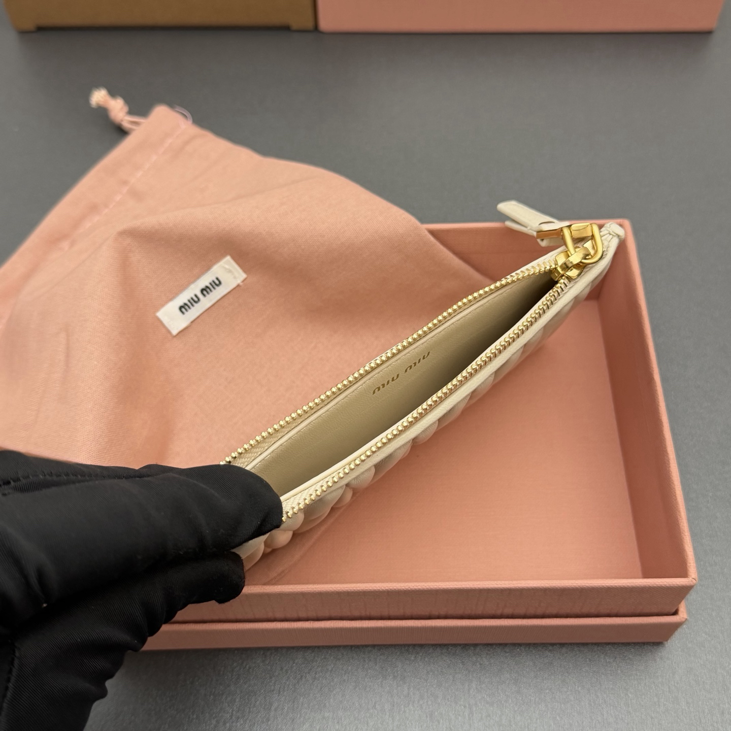 [TOP] Miu Miu  Wallet 15 x 8 cm - Beige
