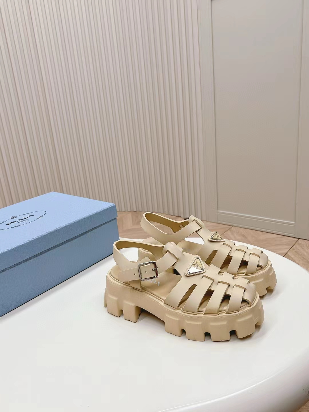 [TOP] PRADA Sandals - Khaki - 711 Luxury