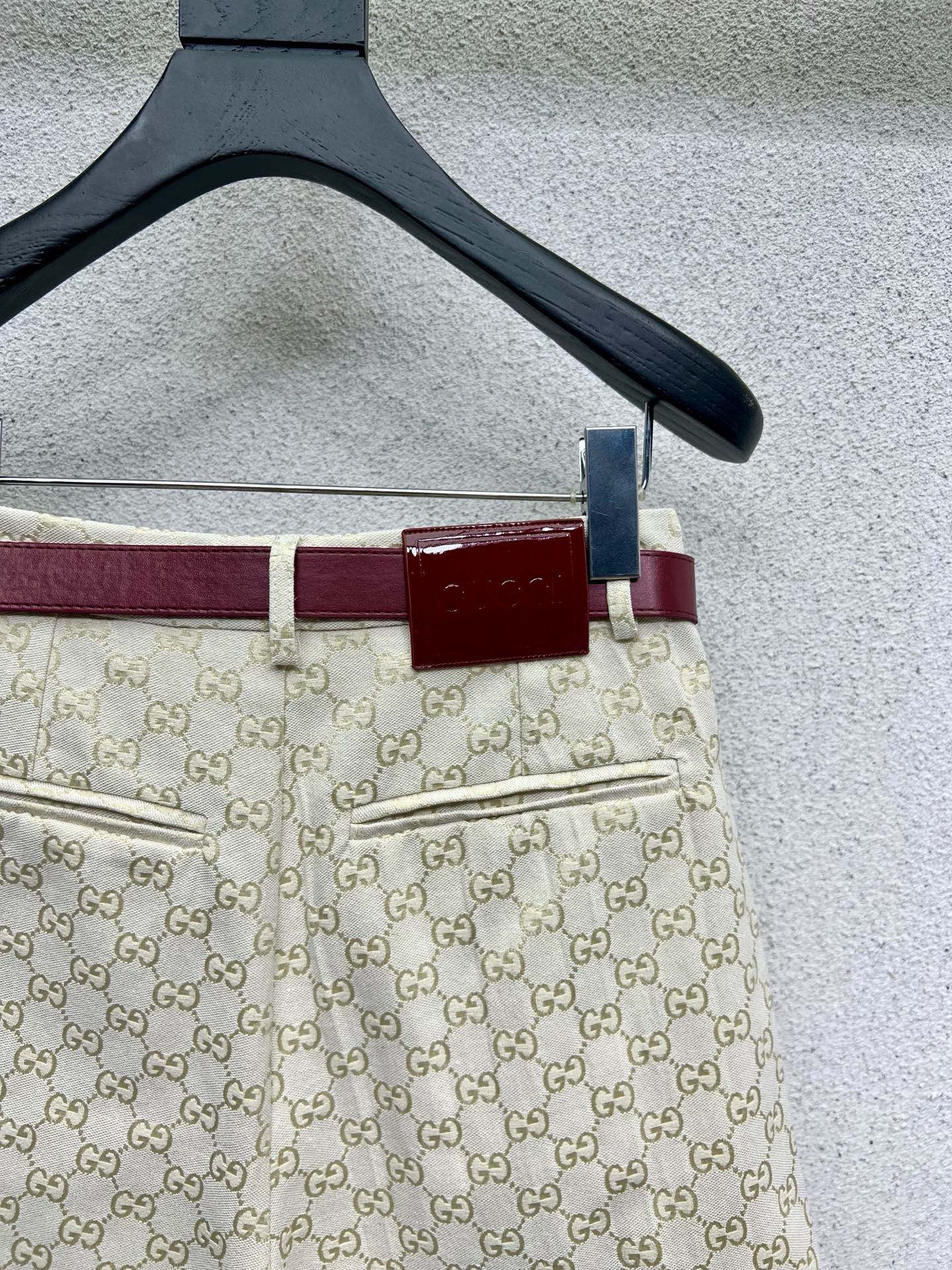 [TOP]GUCCI Shorts - Beige