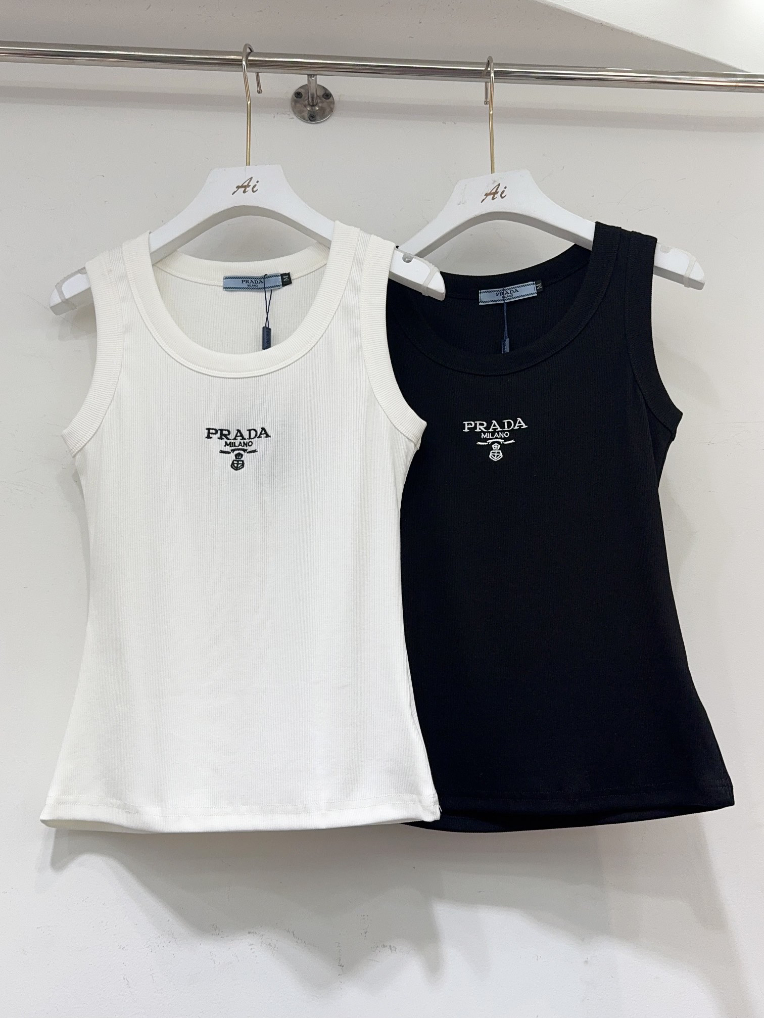 [TOP] PRADA Vest - 2 Color