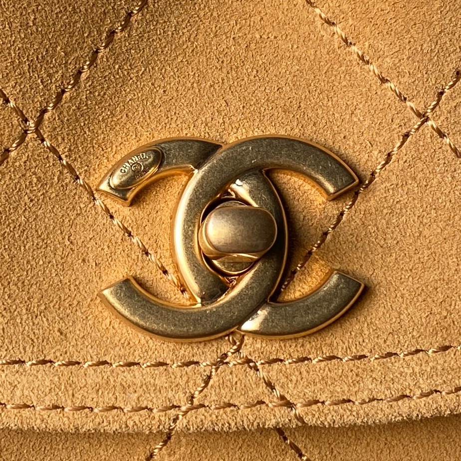 [TOP] CHANEL Suede Messenger Bag 24×30×8cm - Brown