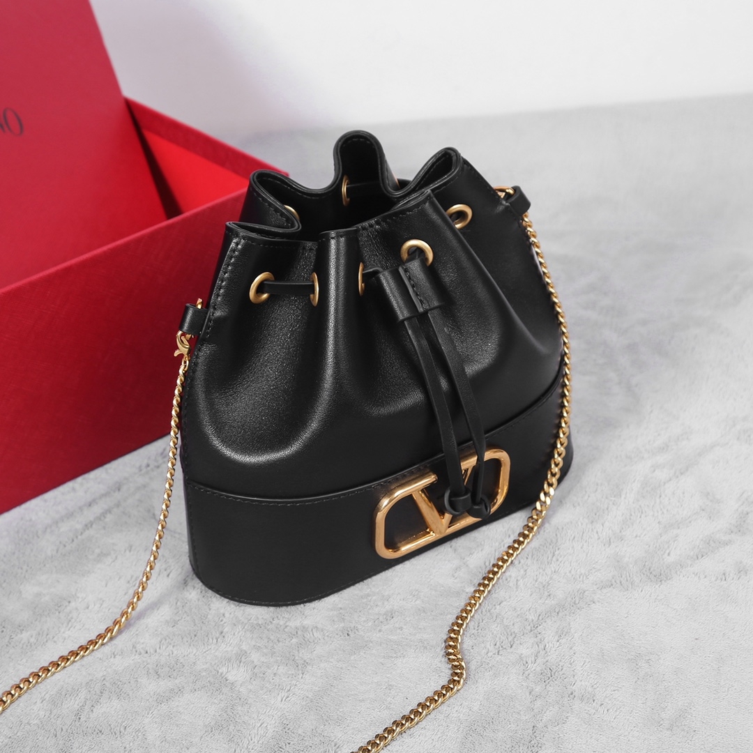 [TOP] VALENTINO GARAVANI VLogo Signature Bucket Bag Mini 20x17x8cm - Black - 711 Luxury