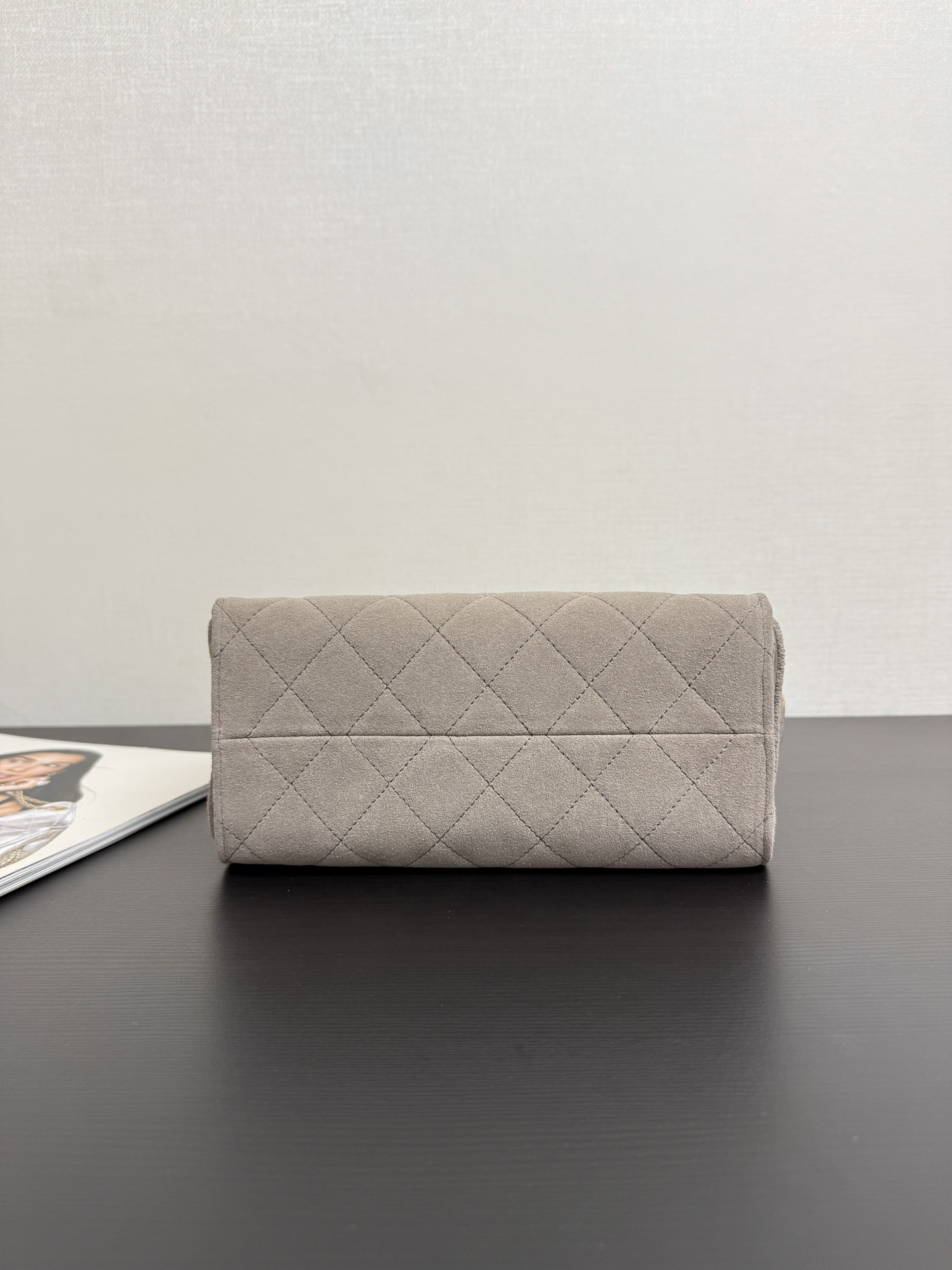 [TOP] CHANEL Hobo Bag 22x21x10cm - Gray & GHW - 711 Luxury