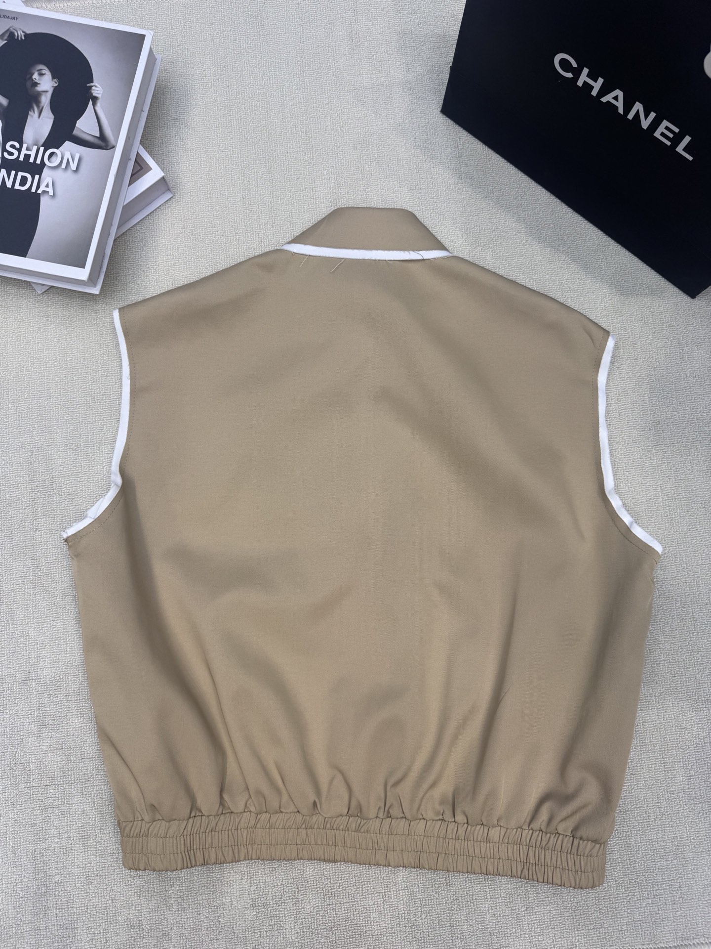 [TOP] Miu Miu Vest - Brown - 711 Luxury