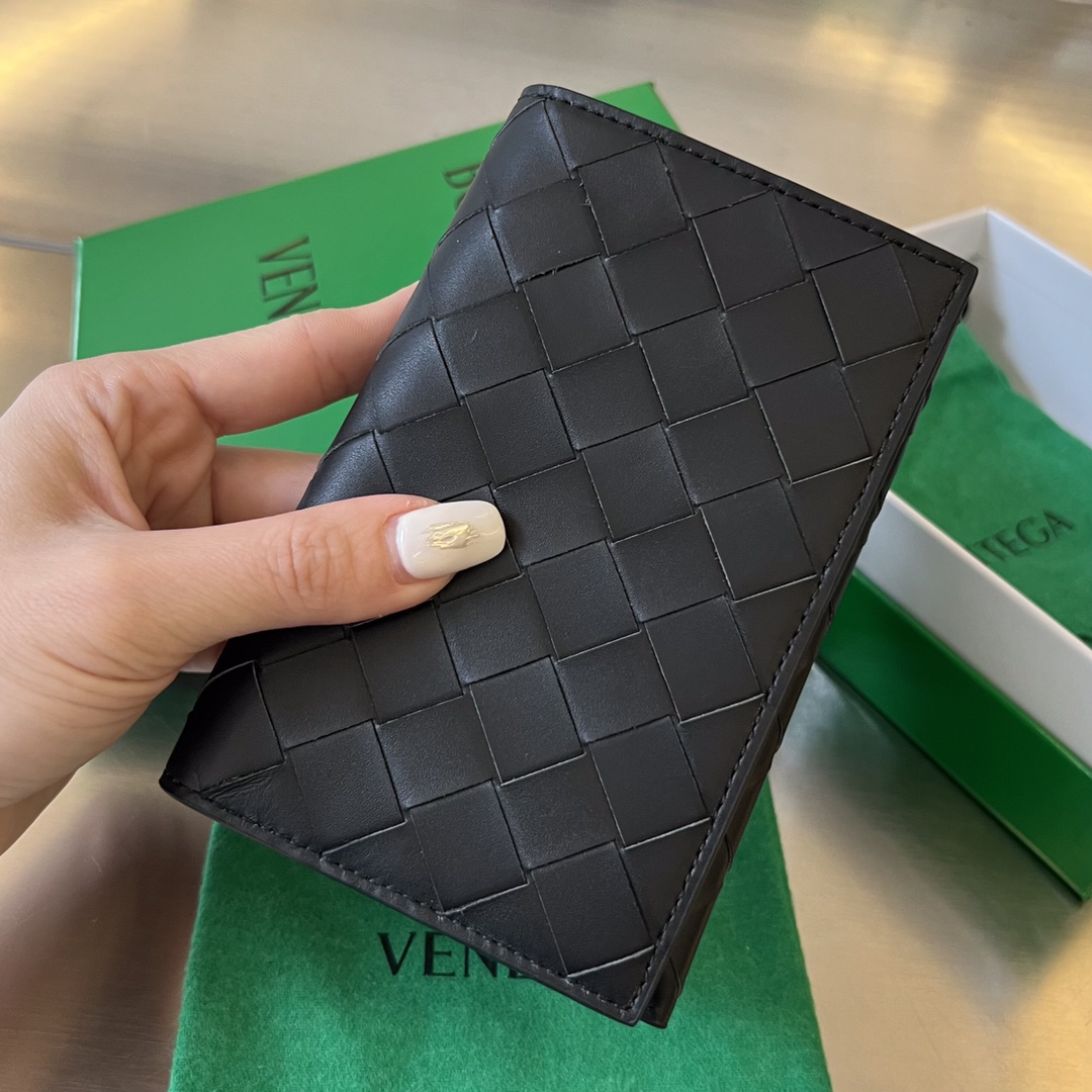 [TOP] Bottega Veneta BV Folding Slim Passport Holder 13.3x9.5 cm - Black - 711 Luxury