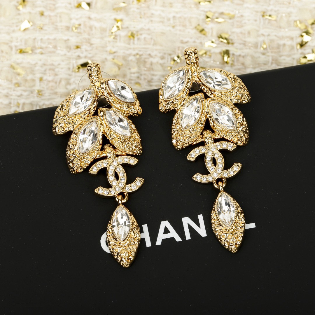 [TOP] CHANEL Earrings - Gold