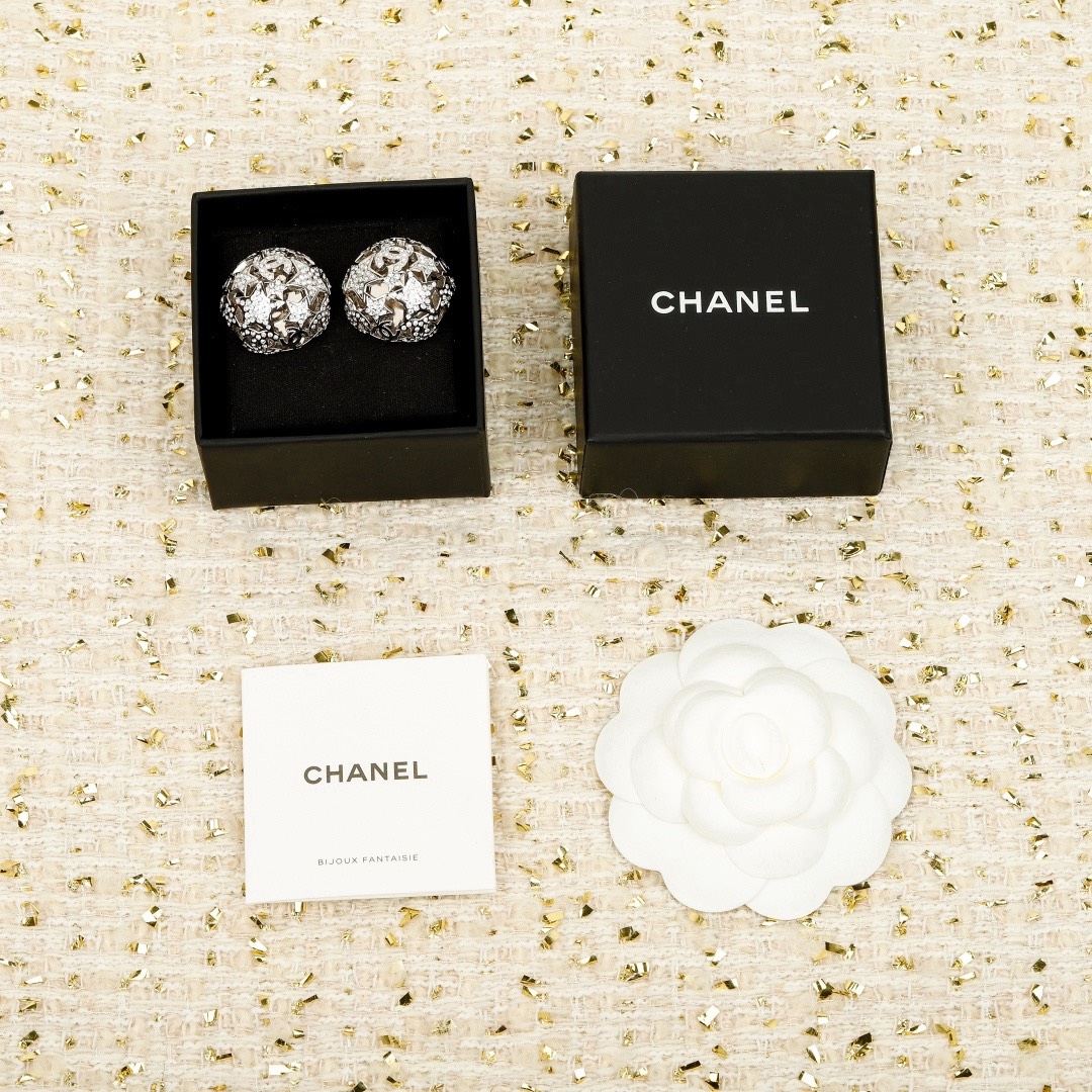 [TOP] CHANEL Earrings - Silver