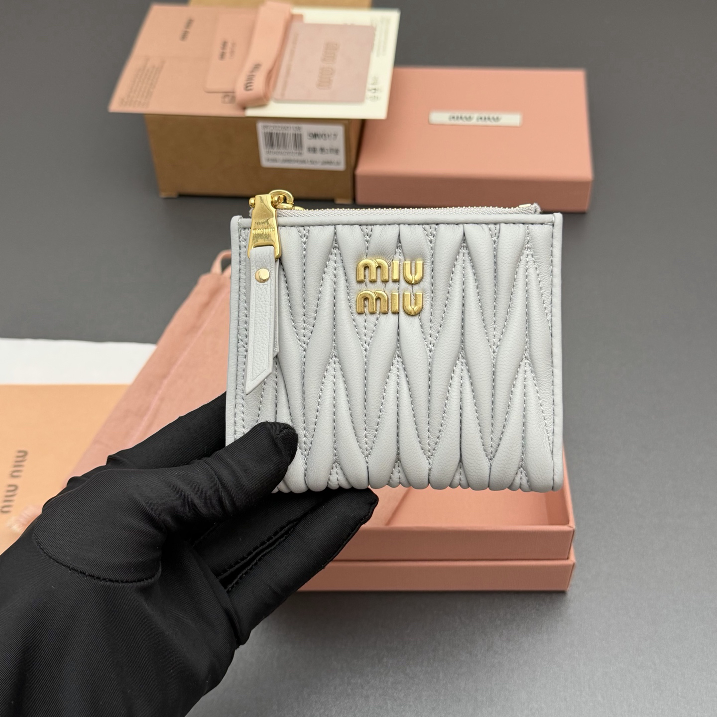 [TOP] Miu Miu  Wallet 11 x 9.2cm - Grey