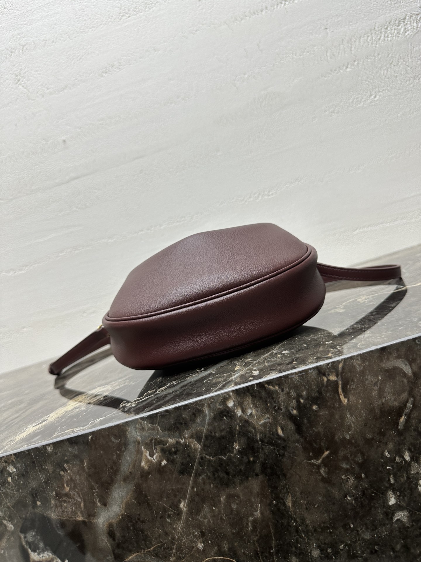 [TOP] CELINE Teen Lulu Bag Calfskin 21x24x5cm - Dark Red