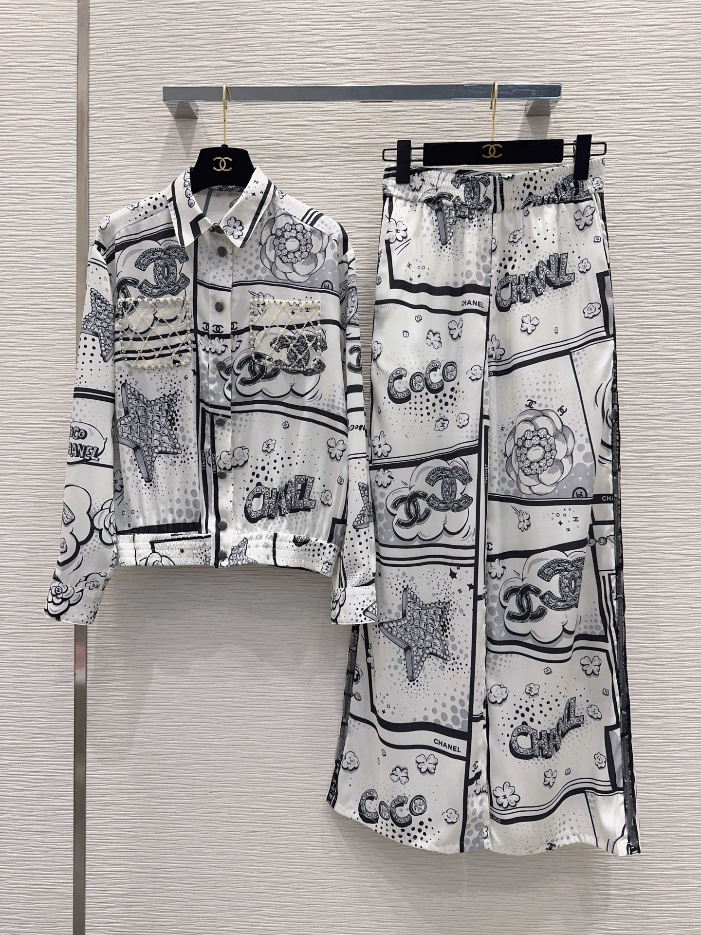 [TOP] CHANEL Long-Sleeve Shirt + Trousers Suit - White