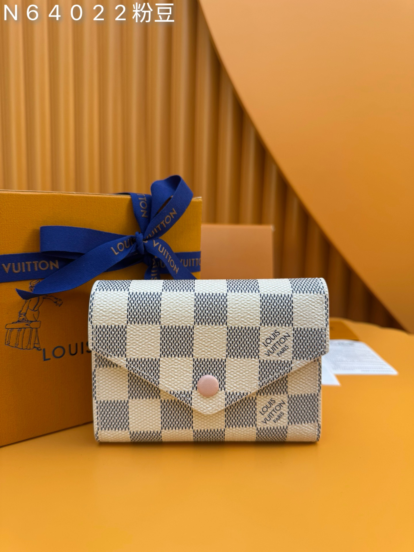 [TOP] Louis Vuitton LV Victorine Wallet Damier Azur 11x8x2.5cm - White - 711 Luxury