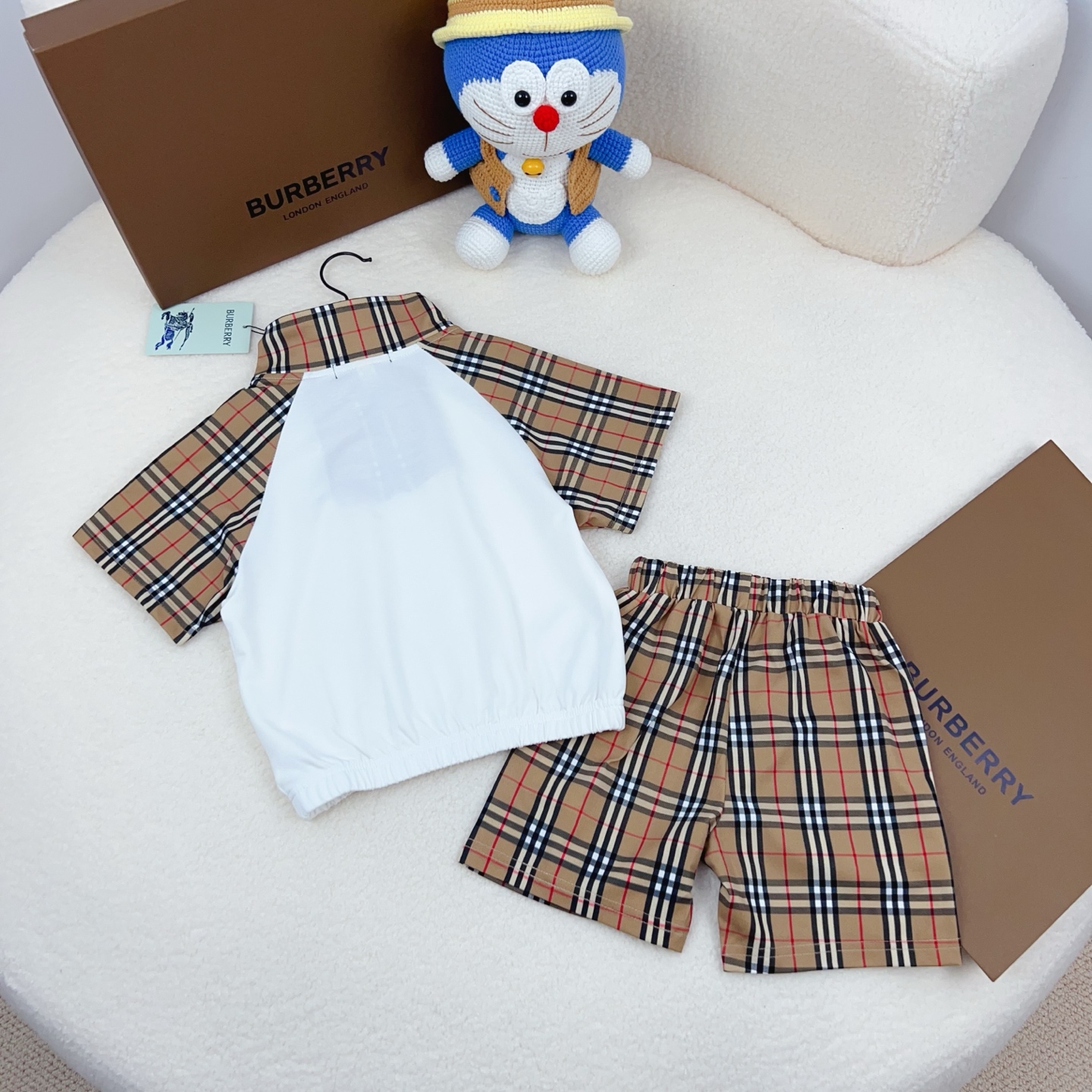 Burberry Unisex Kids White Spliced Vintage Check Half Zip Top & Matching Plaid Shorts 2 Piece Cotton Sibling Set Boys Girls Sizes 100-160