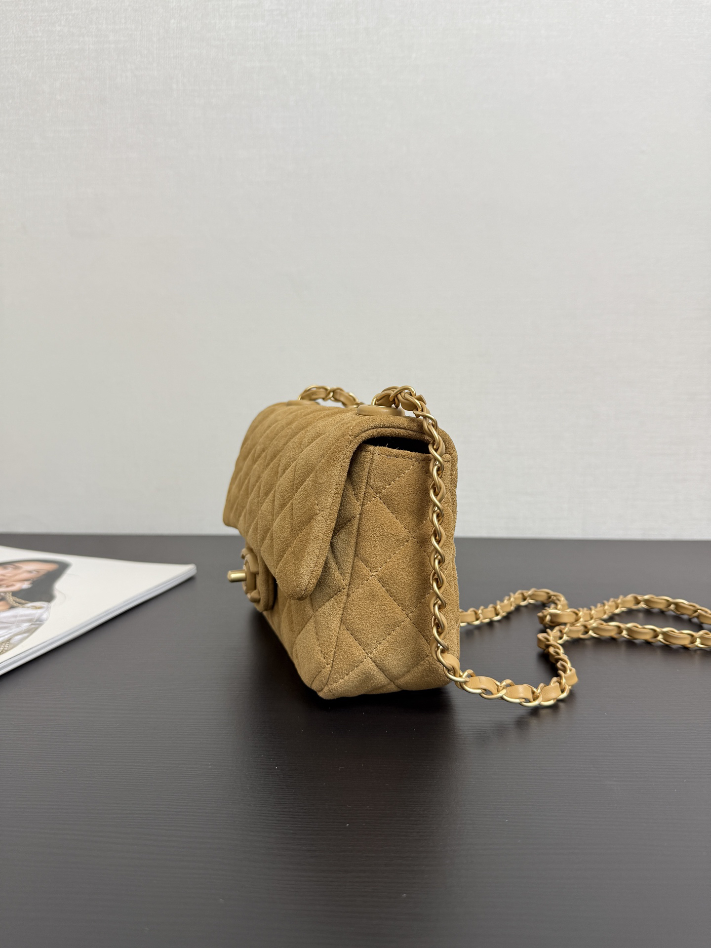 [TOP] CHANEL Classic Flap Bag 20x14x6cm - Yellow & GHW