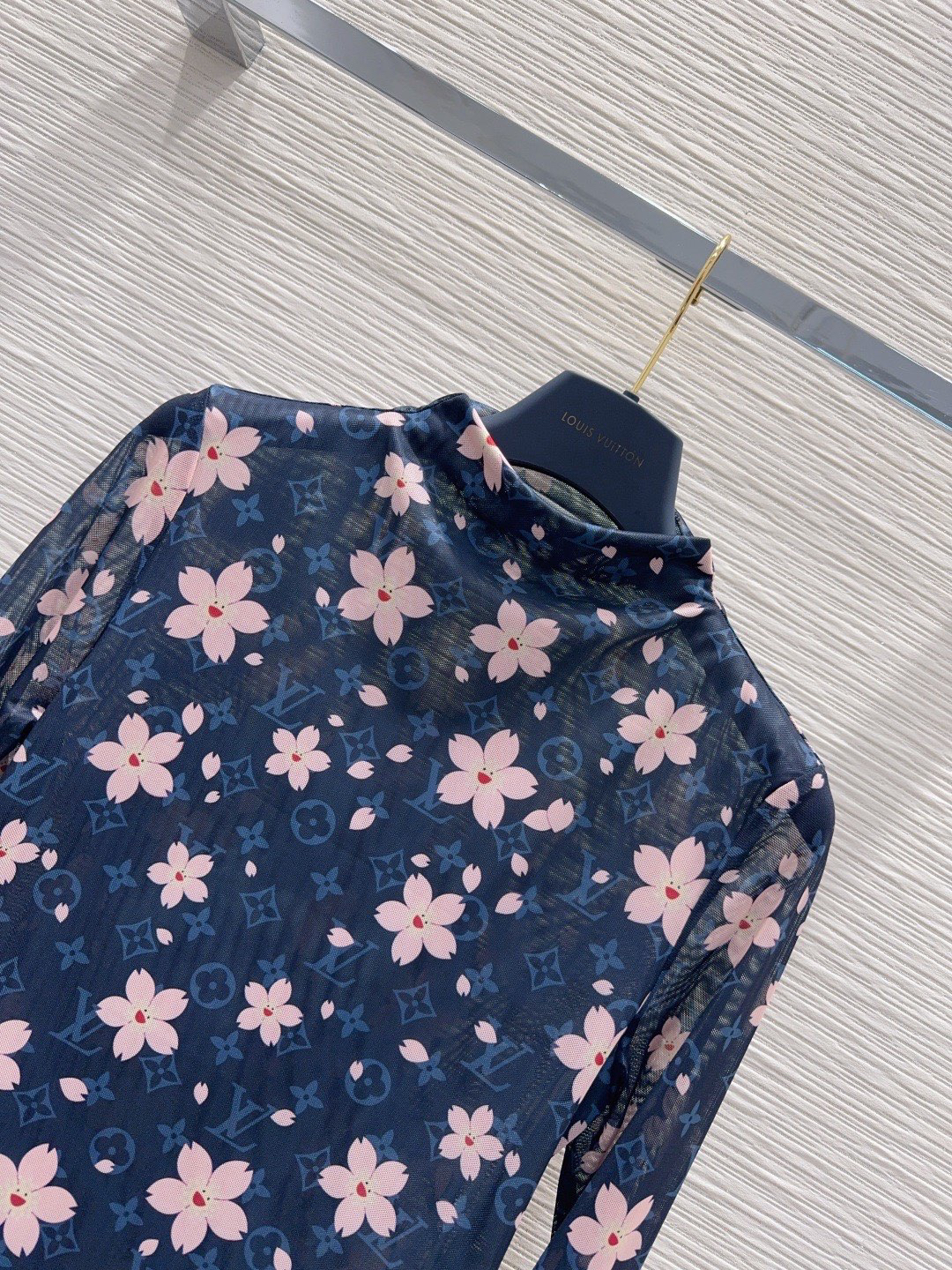 [TOP] Louis Vuitton LV Base Layer Shirt - Black