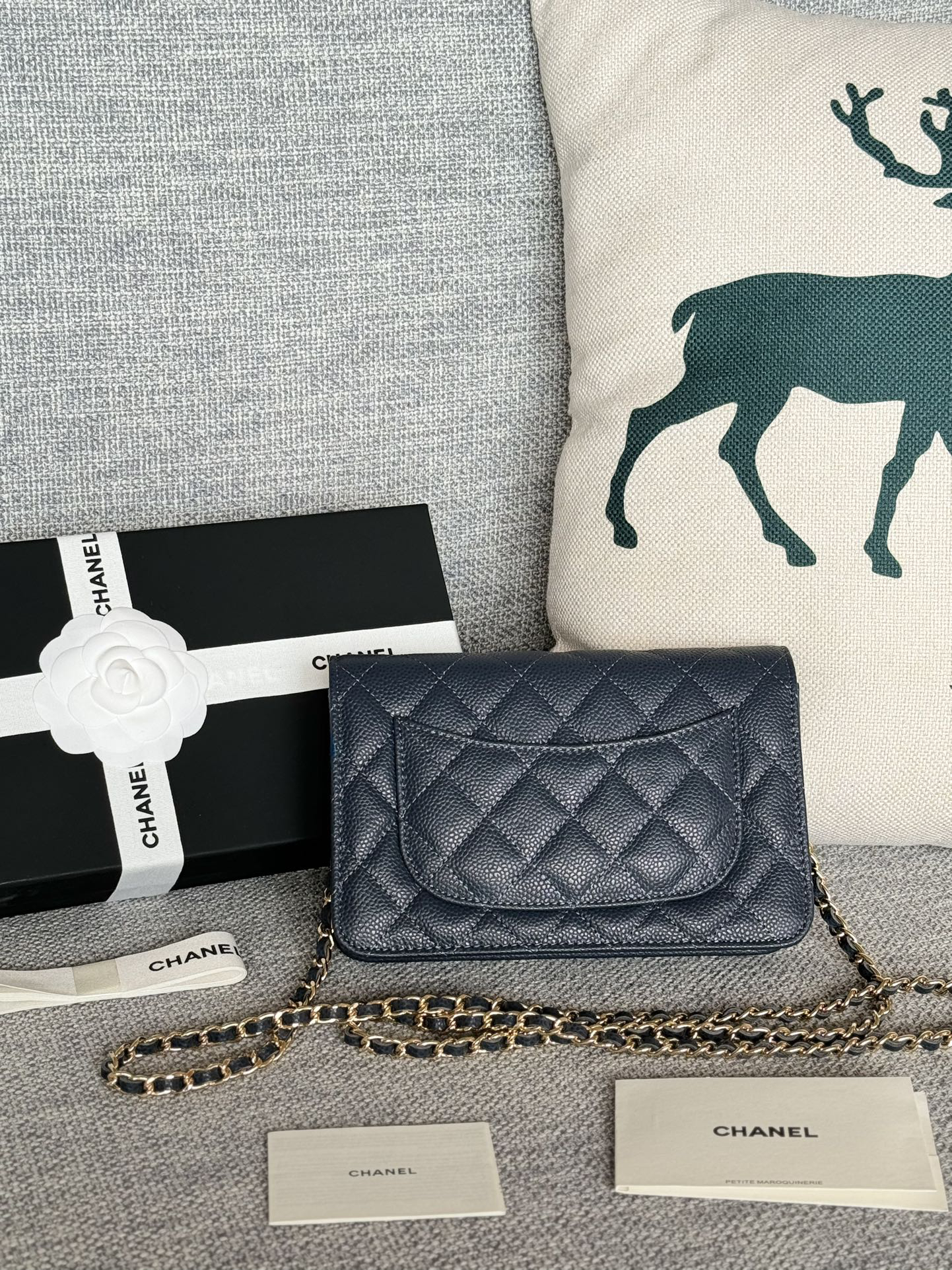 [TOP] CHANEL Woc Bag Cowhide 19x12x3cm - Dark Blue & GHW - 711 Luxury
