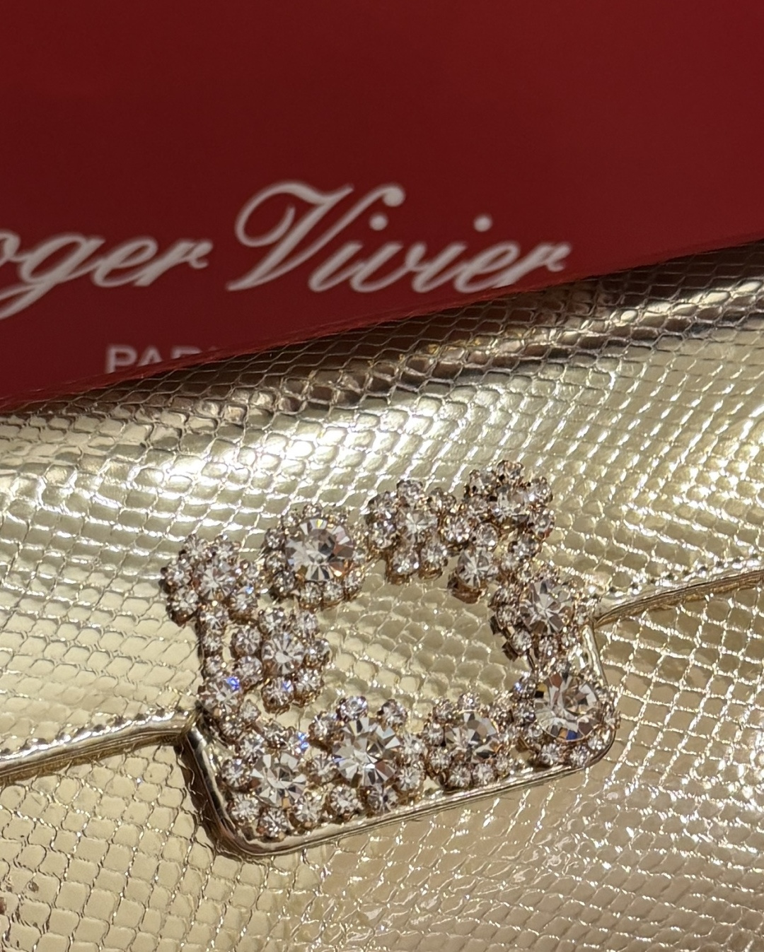 [TOP] ROGER VIVIER Diamond Cowhide Bag with Serpentine Pattern  24-13-3 CM - Gold - 711 Luxury