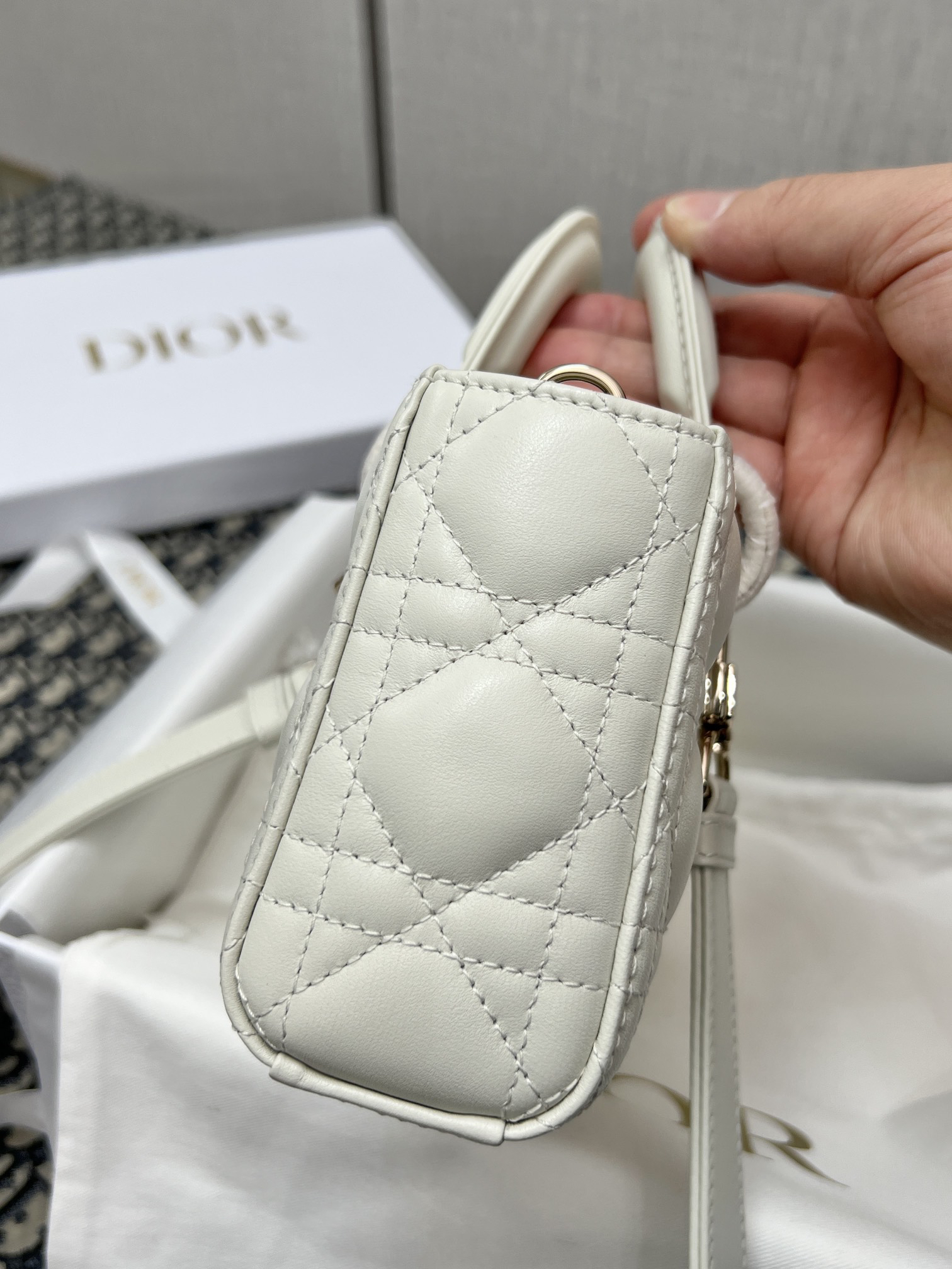 [TOP] Christian Dior Lady D-Joy Bag Lambskin 22x12x6cm - White