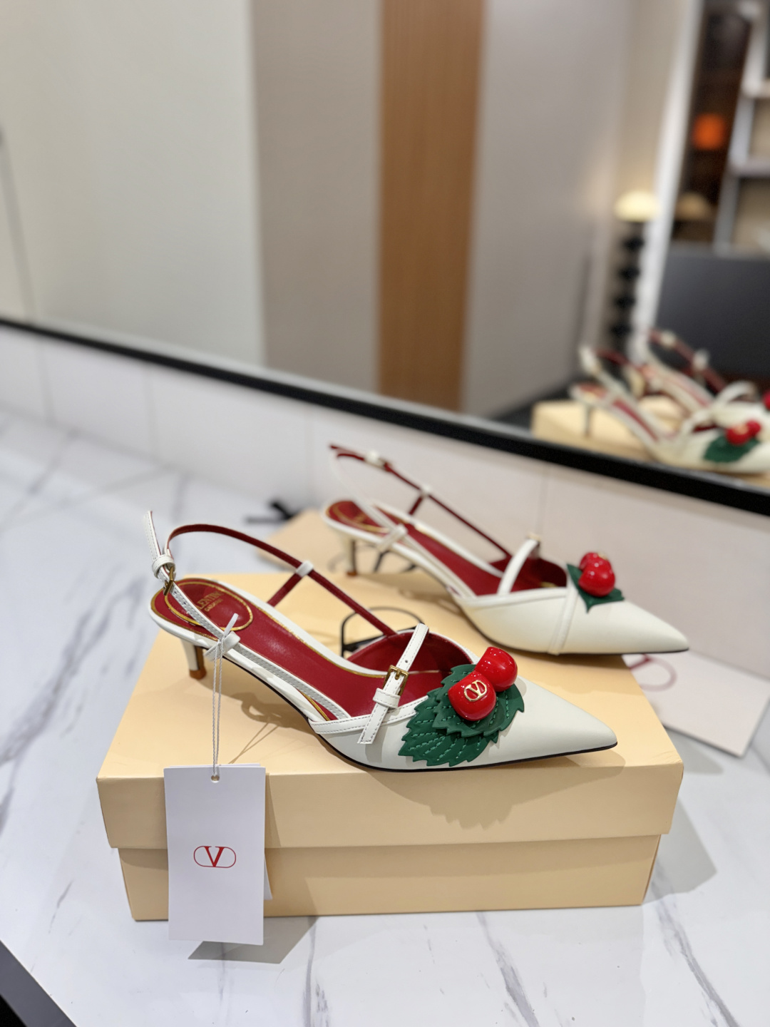 [TOP] VALENTINO Shoes - White - 711 Luxury
