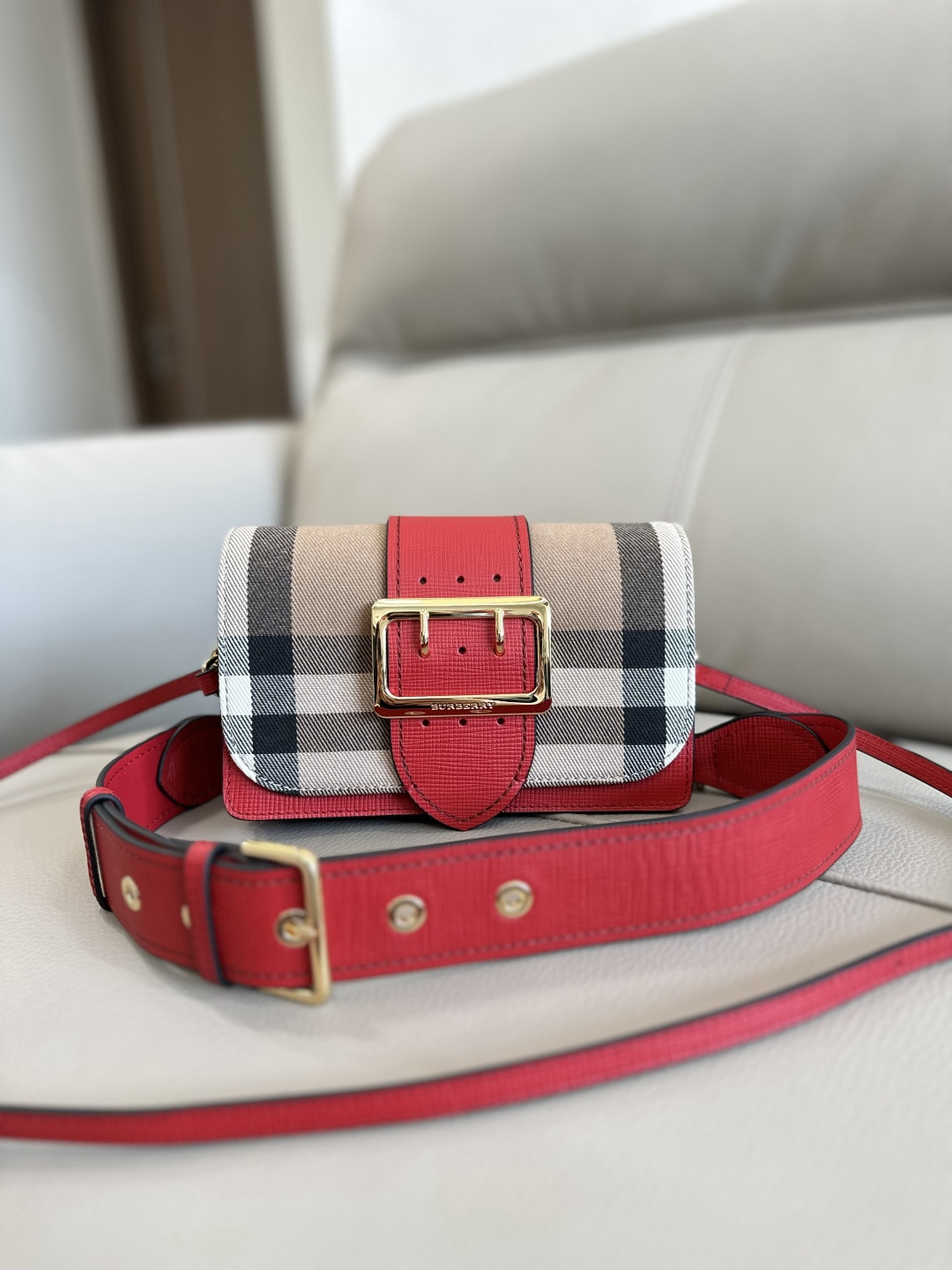 [TOP] BURBERRY The Buckle Bag 19.5x5x12cm - Khaki and Red - 711 Luxury