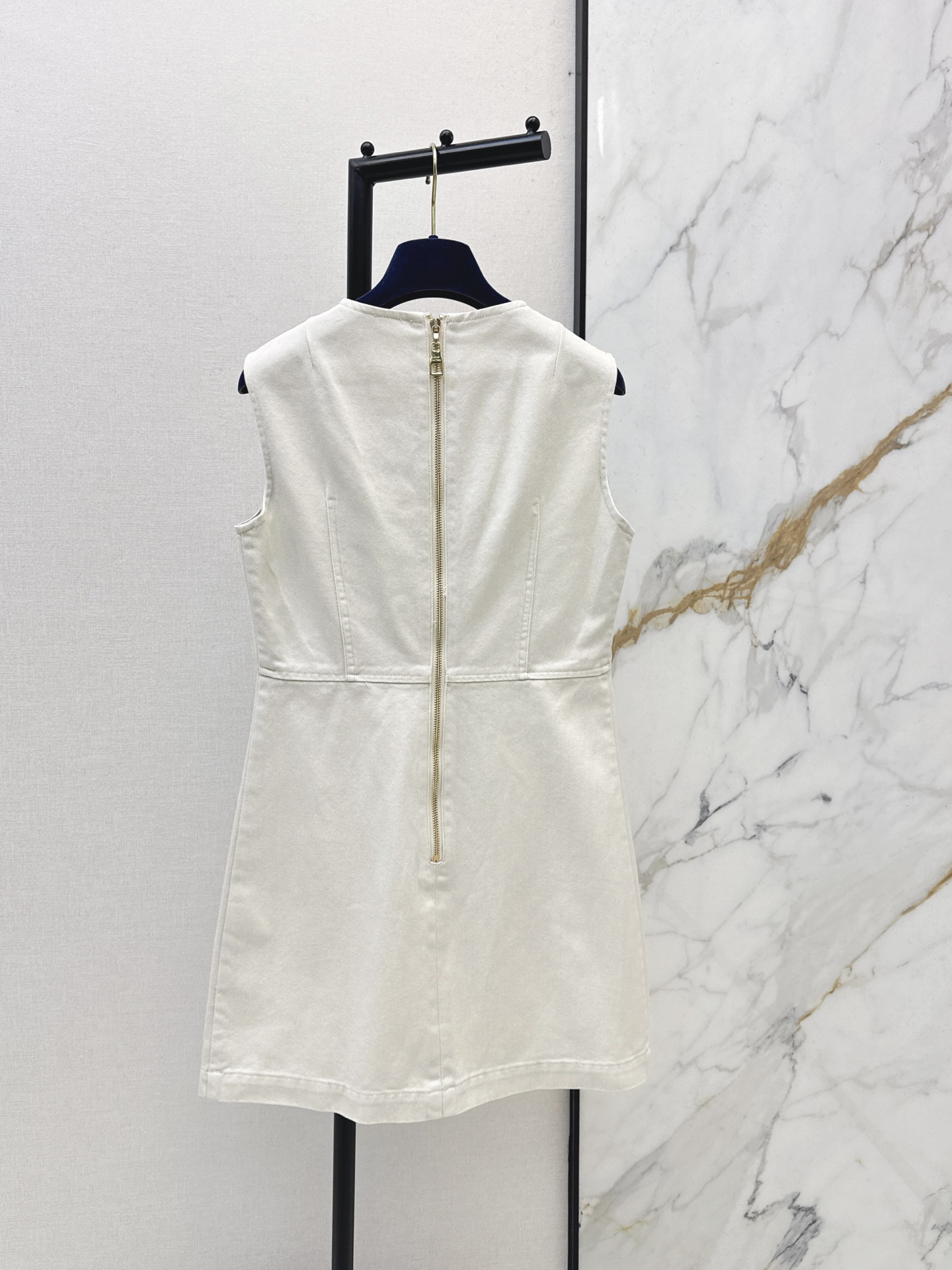 [TOP] Louis Vuitton LV Dress - White