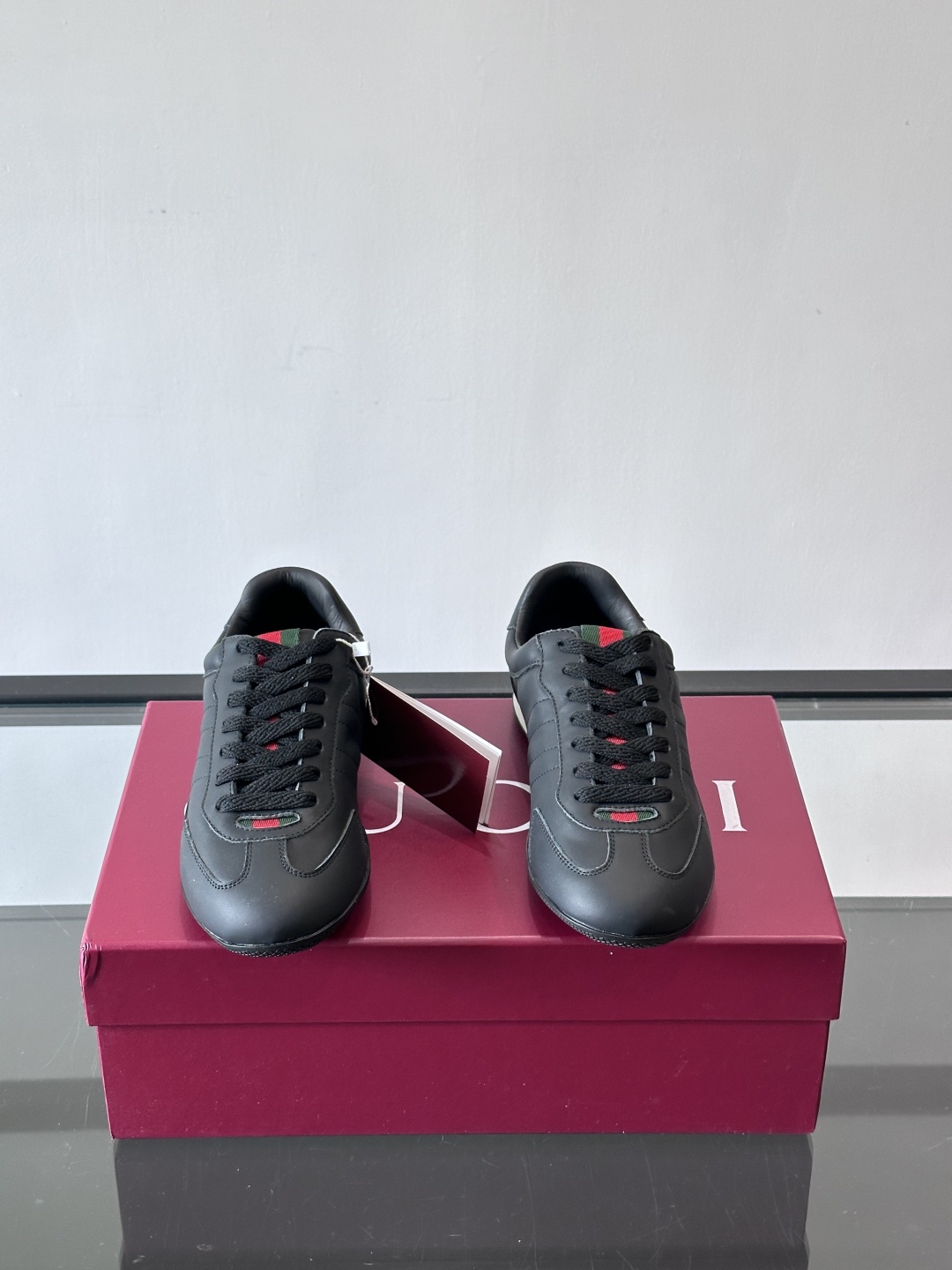 [TOP] GUCCI Sneaker - Black - 711 Luxury