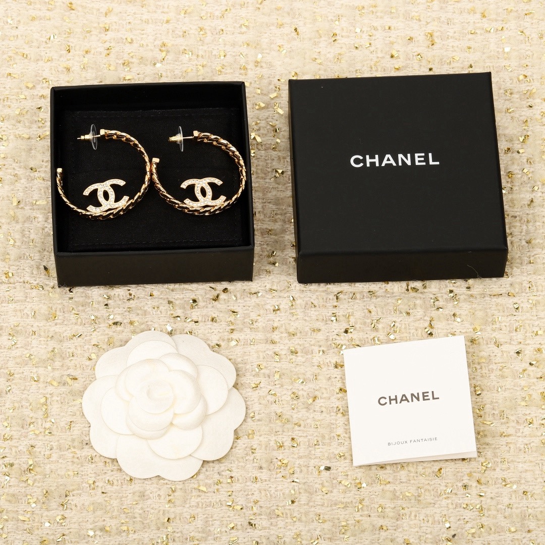 [TOP] CHANEL Earrings - Gold