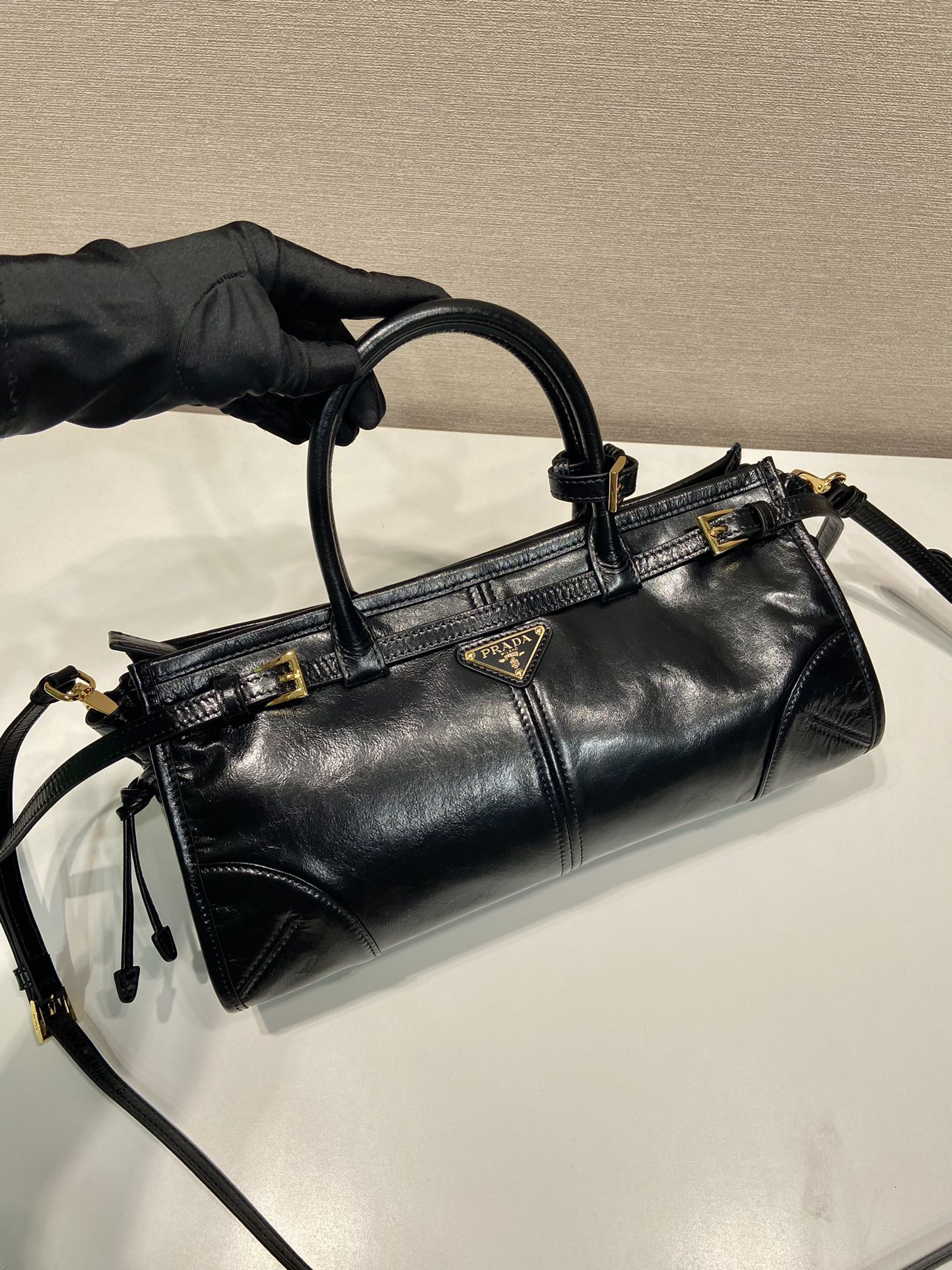 [TOP] PRADA lussolf Bag Wax Leather 32x15.5x12cm - Black & GHW