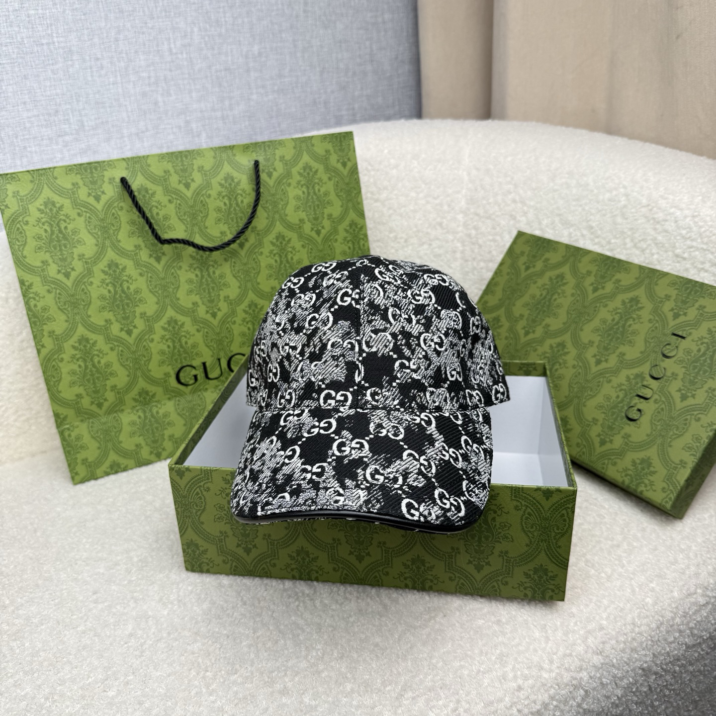 [TOP] GUCCI Baseball Hat - Black - 711 Luxury