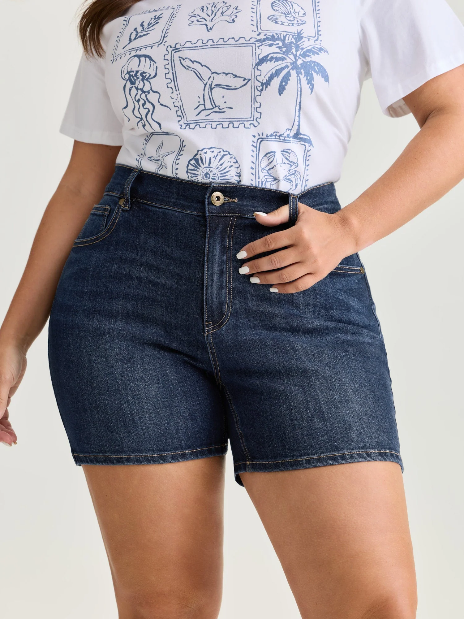Elastic Back Waist Skinny-Fit Denim Shorts