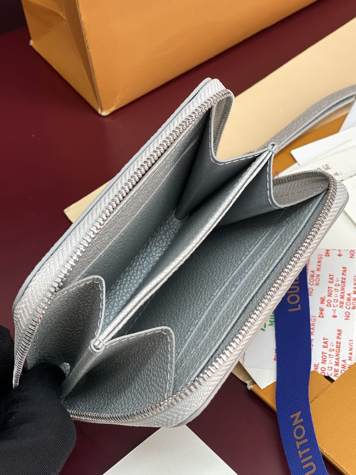 [TOP] Louis Vuitton LV Zippered Coin Purse 11x8x1cm - Pearl Silver