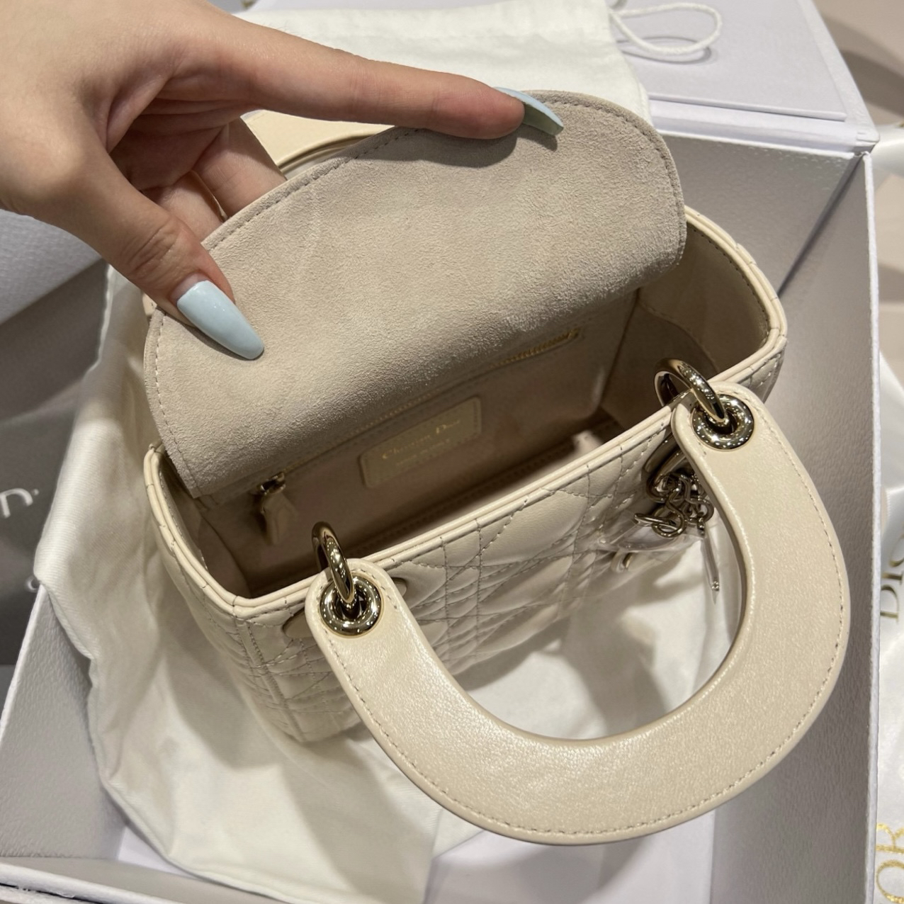 [TOP] Christian Dior Lady Dior Bag Lambskin 17x15x7cm - Beige