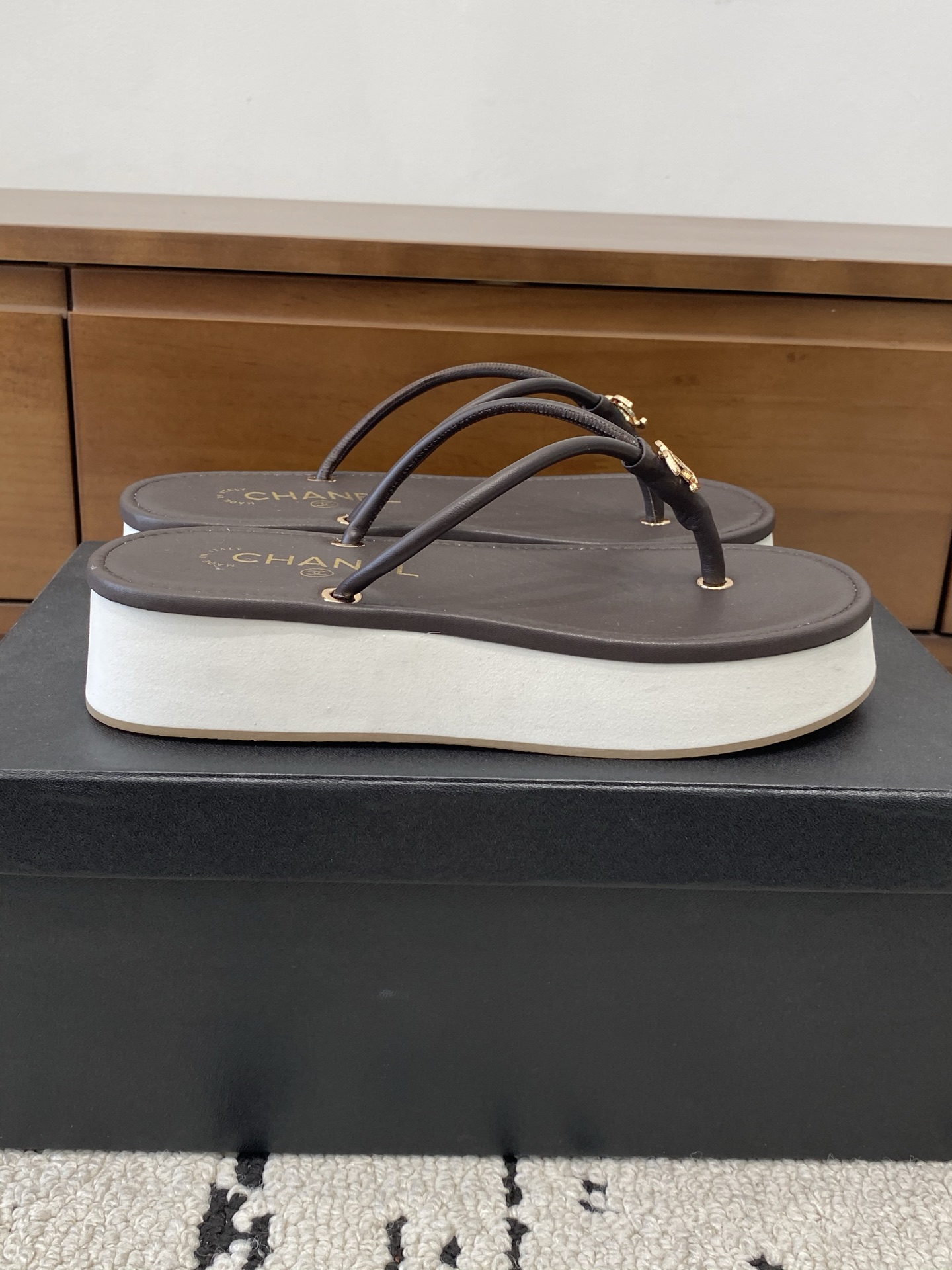 [TOP] CHANEL Slippers - Coffee - 711 Luxury