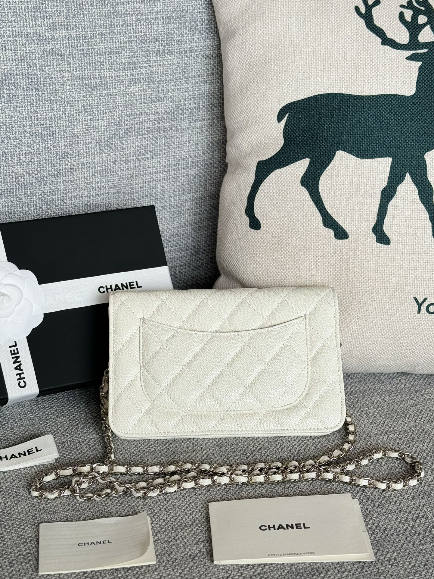 [TOP] CHANEL Woc Bag Cowhide 19x12x3cm - Beige & SHW - 711 Luxury