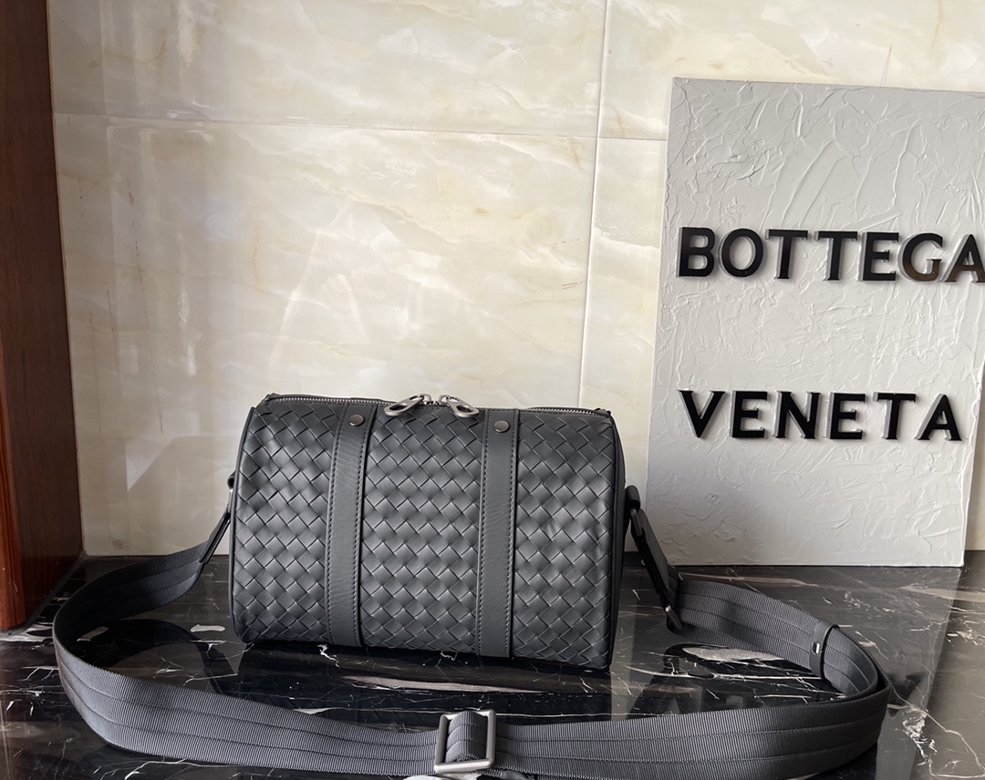 [TOP] Bottega Veneta BV Men's Cowhide Crossbody Bag 26*16*14cm - Black - 711 Luxury