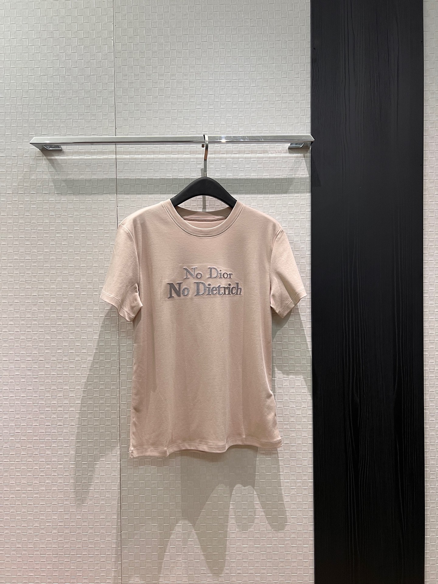 [TOP] Christian Dior  Embroidered Logo Letter T-shirt - Khaki