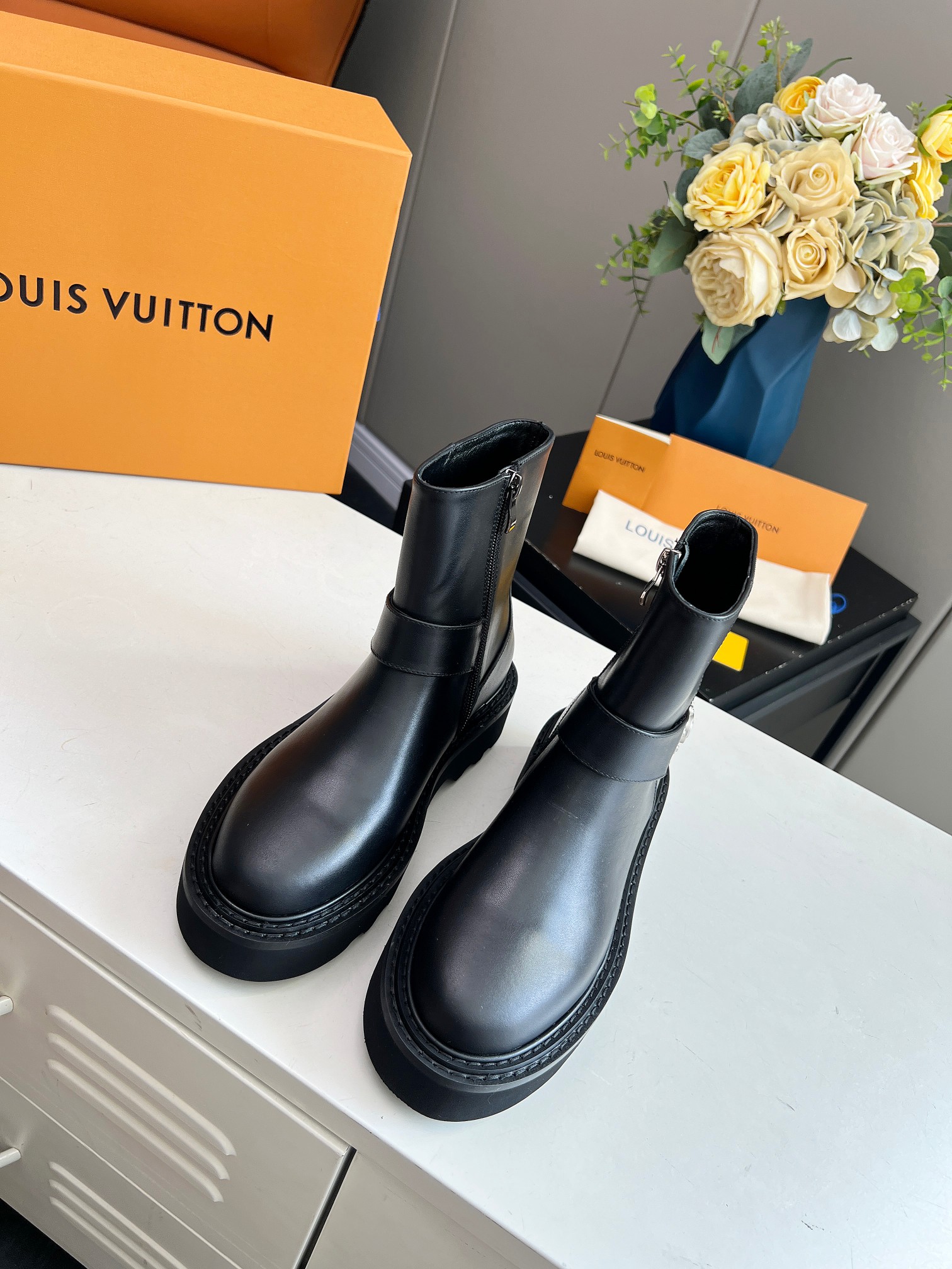 [TOP] Louis Vuitton LV Boots - Black - 711 Luxury