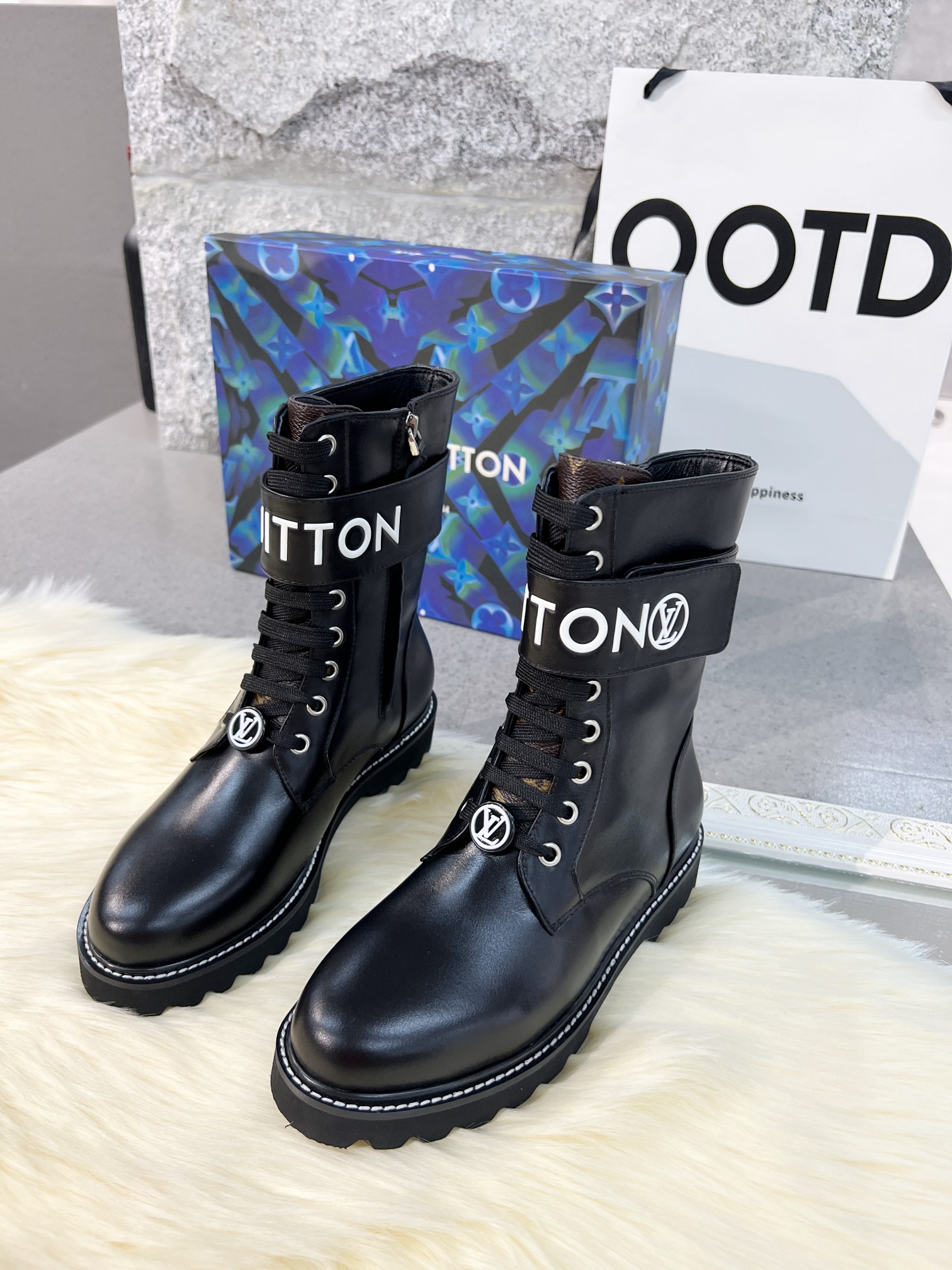 [TOP] Louis Vuitton LV Boots - Black - 711 Luxury