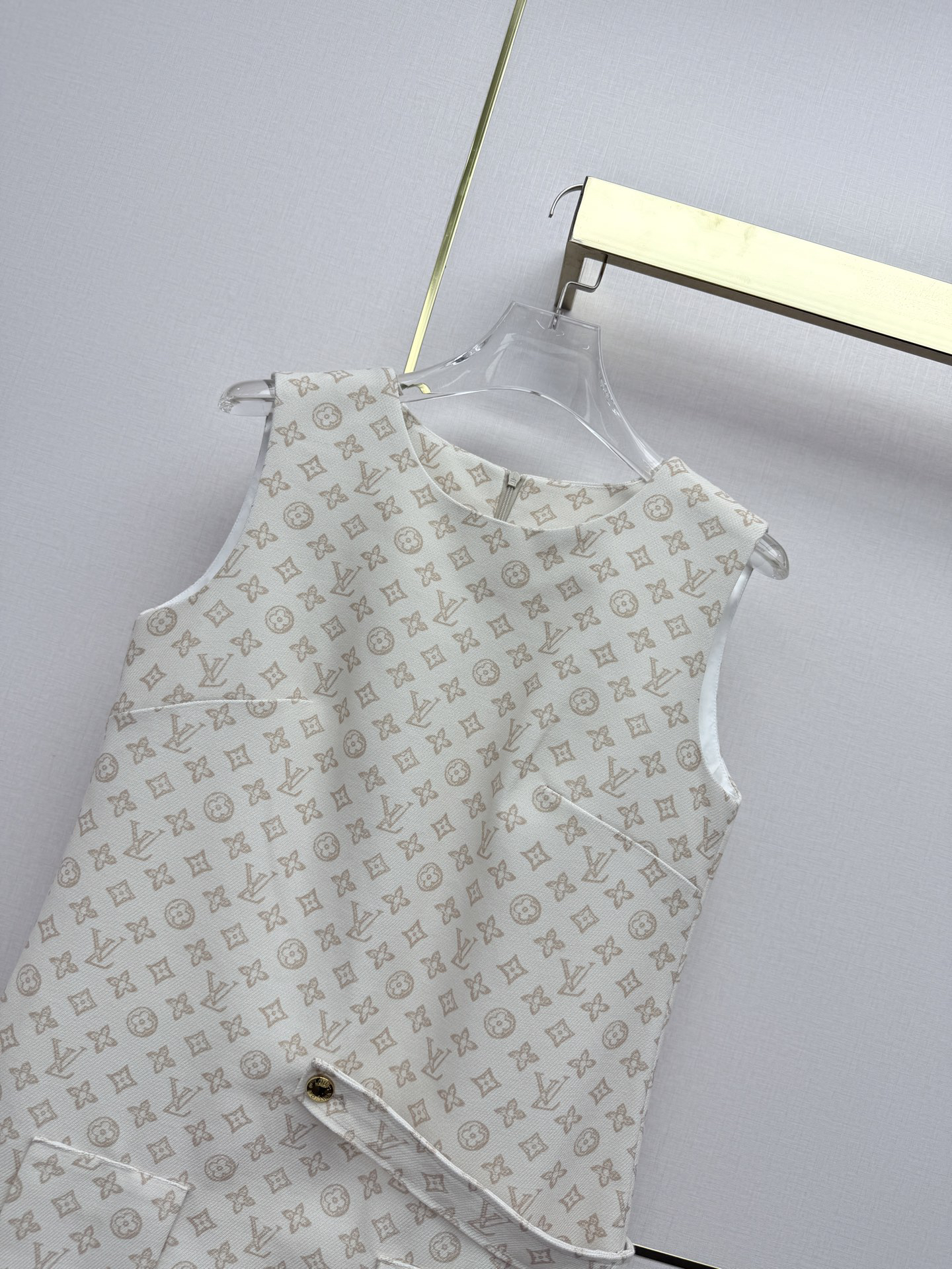 [TOP] Louis Vuitton LV  Dress-  White